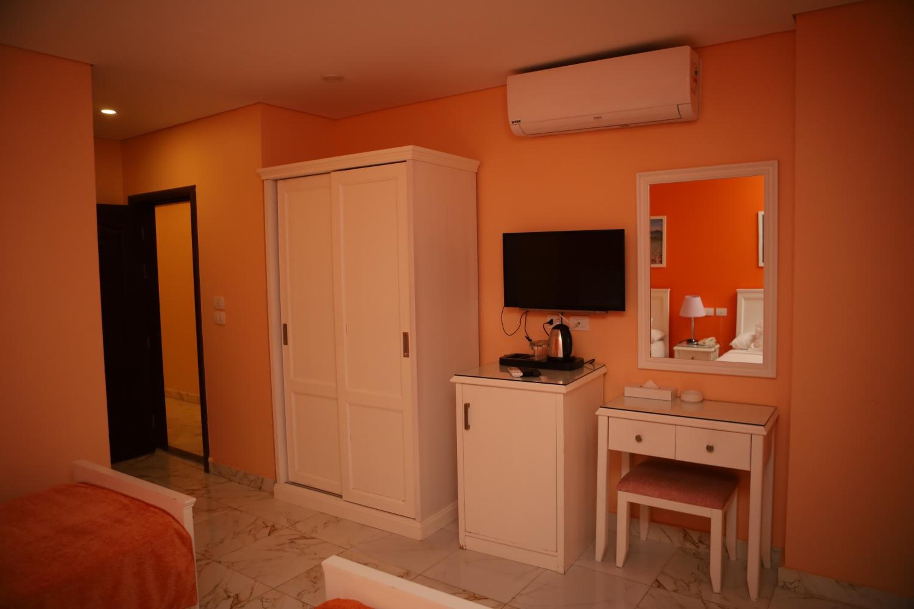 Economy Double Room - Photo 2