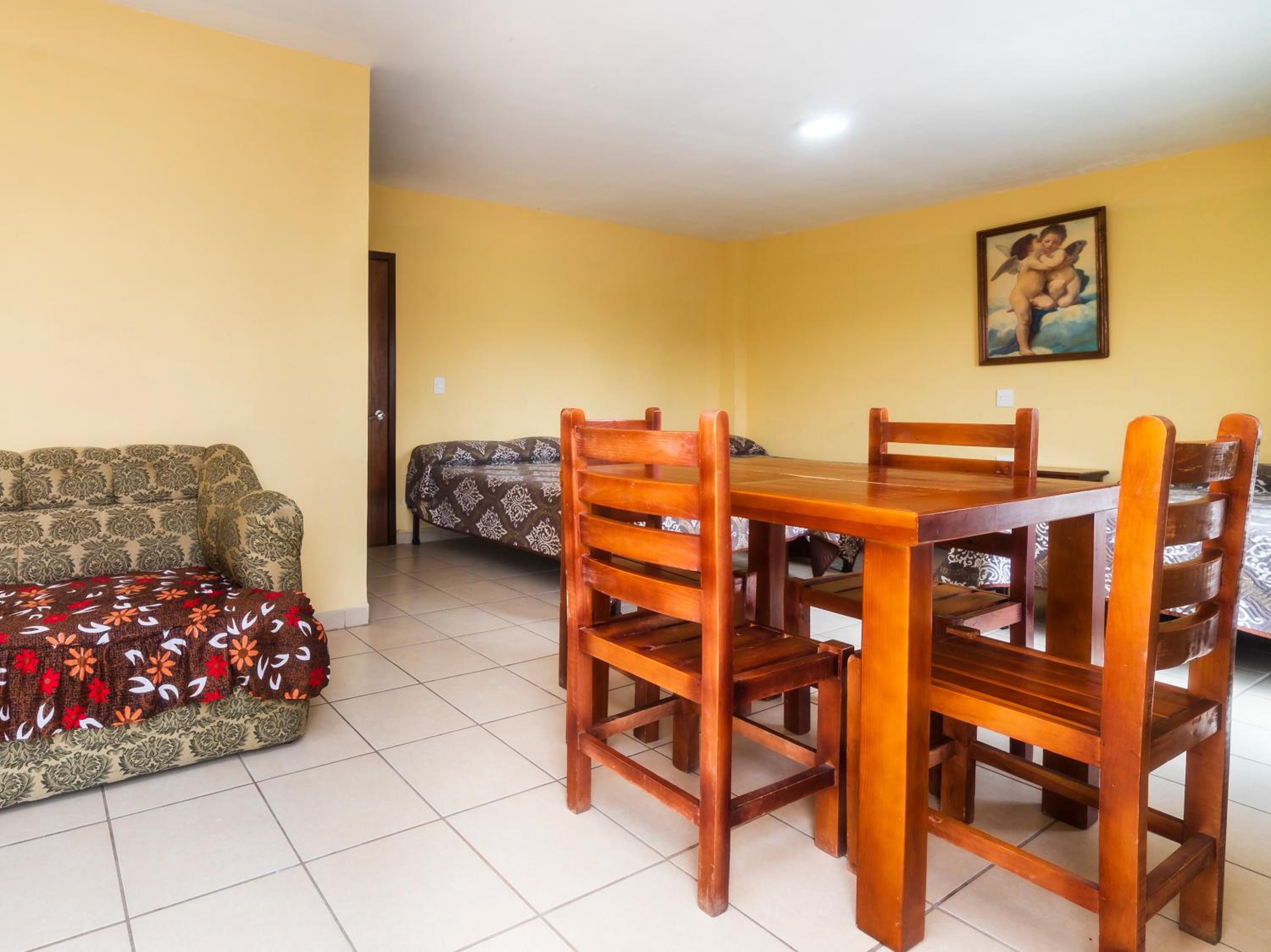 Family Room - Photo 2