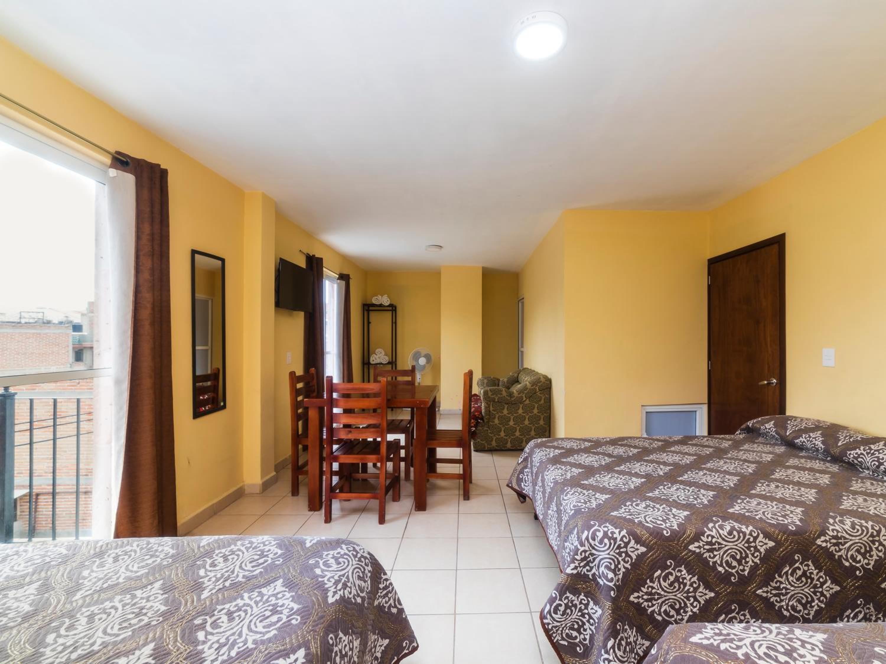Family Room - Photo 6