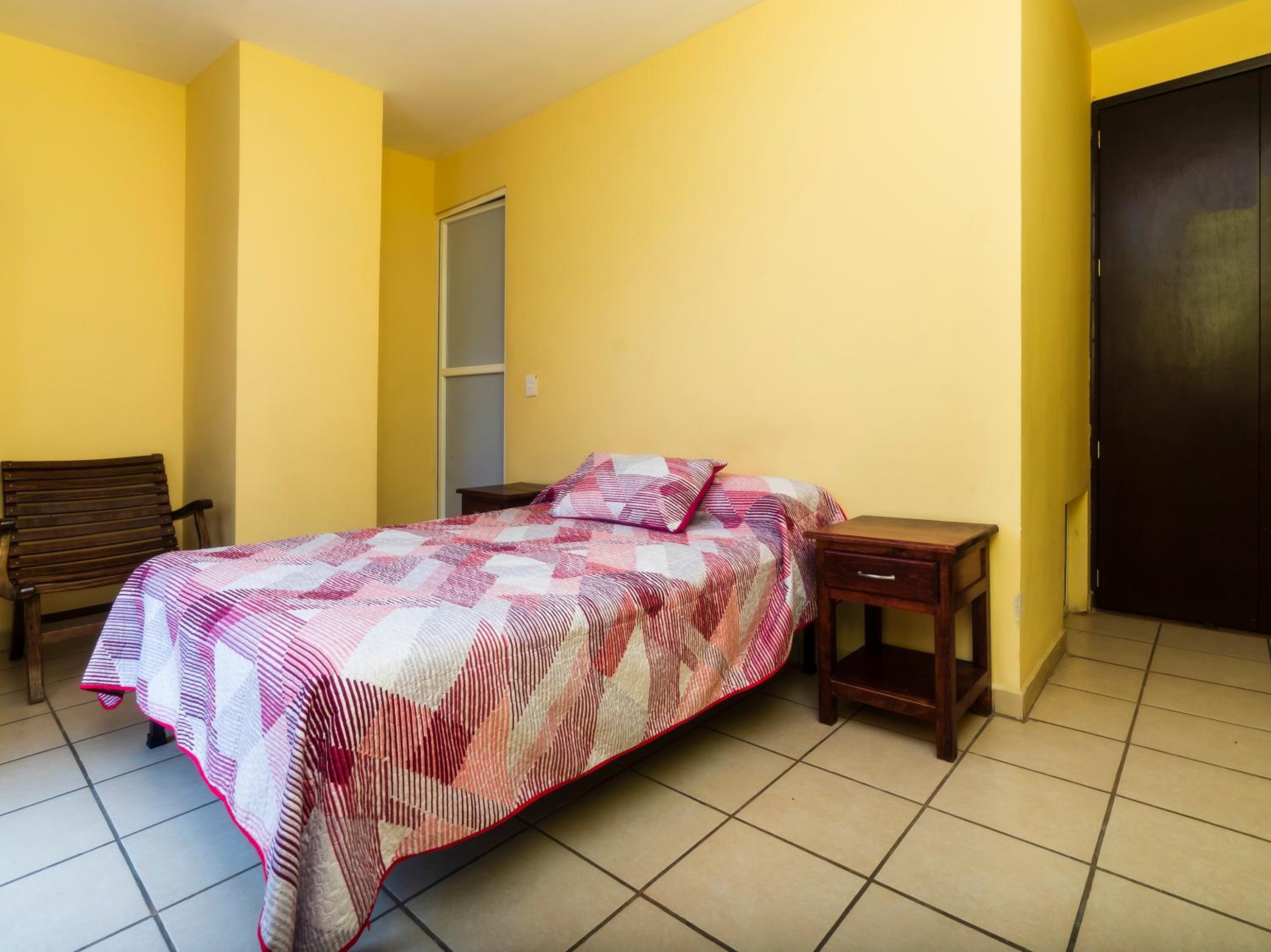 Double Room with Balcony - Photo 2