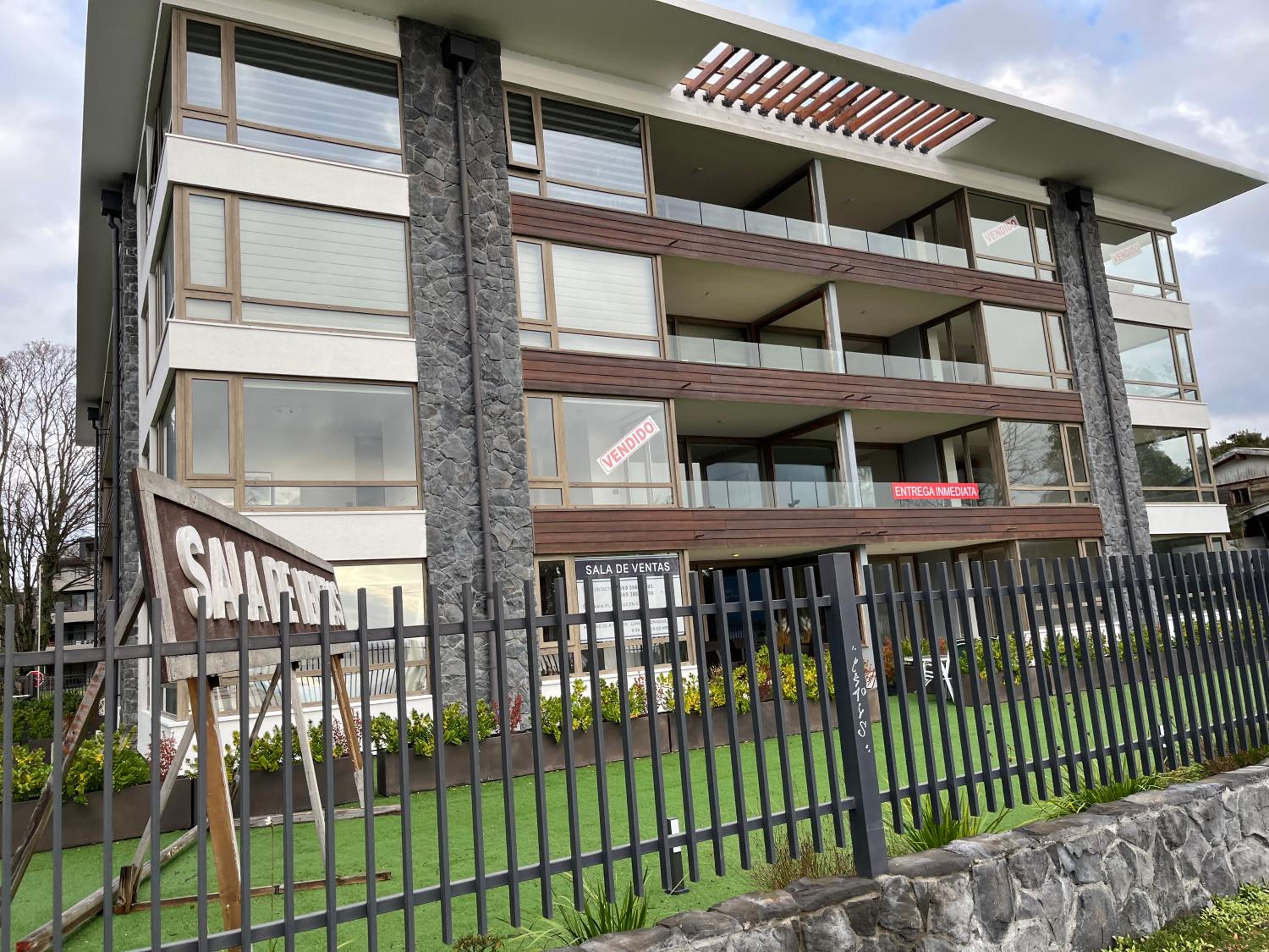 Apartment with Lake View photo 2