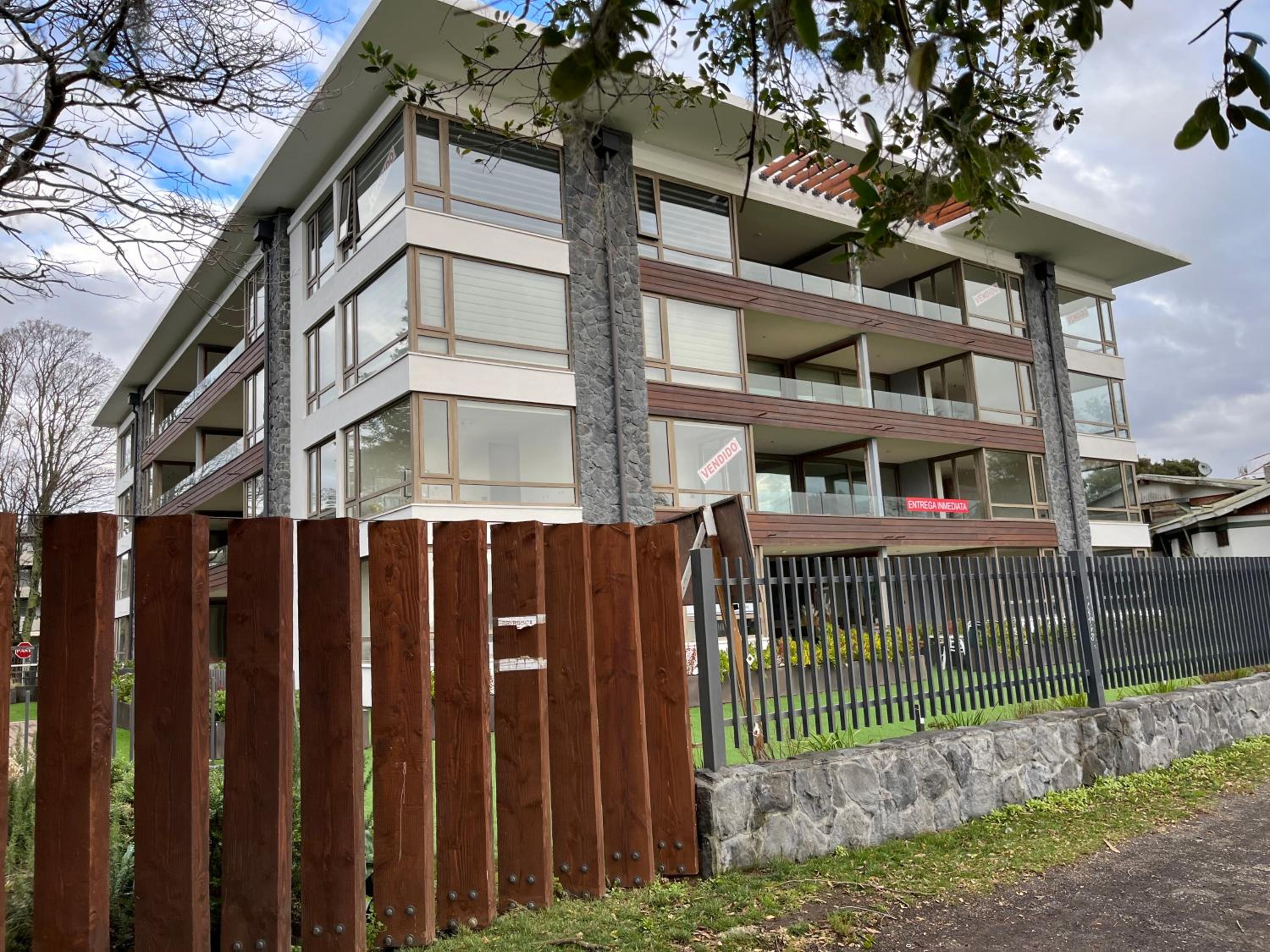 Apartment with Lake View photo 3
