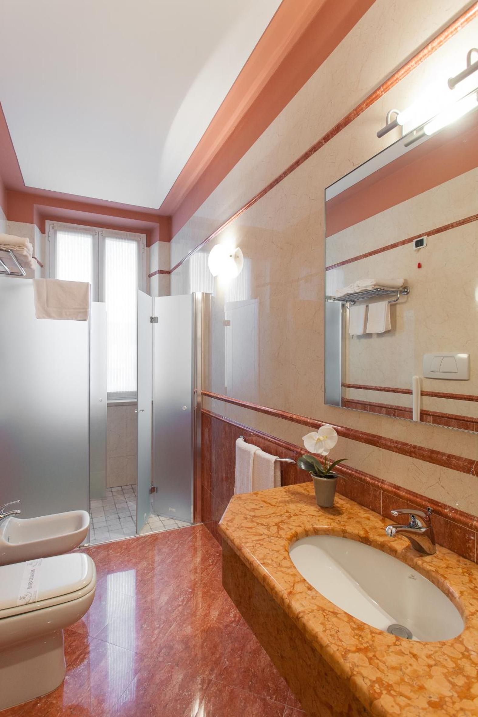 Deluxe Double or Twin Room with Terrace - Photo 5