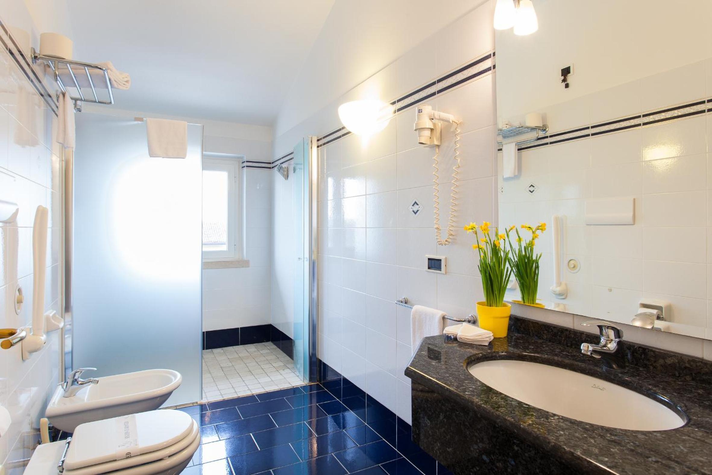 Triple Room - Photo 6