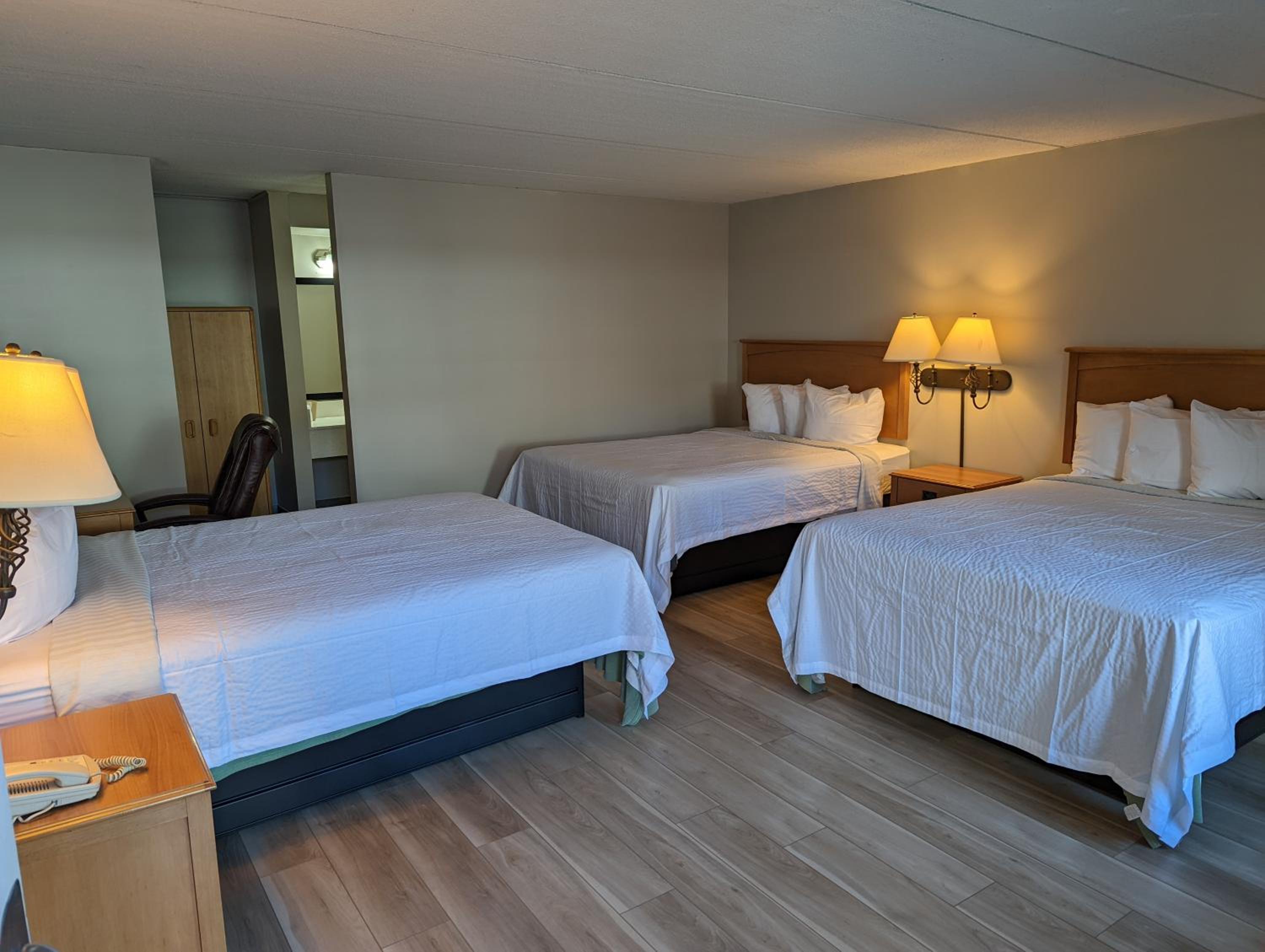 Queen Room with Three Queen Beds - Non-Smoking photo 1