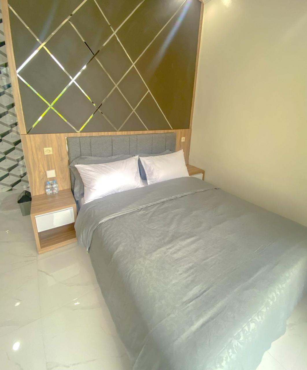 Two-Bedroom Apartment - Photo 18