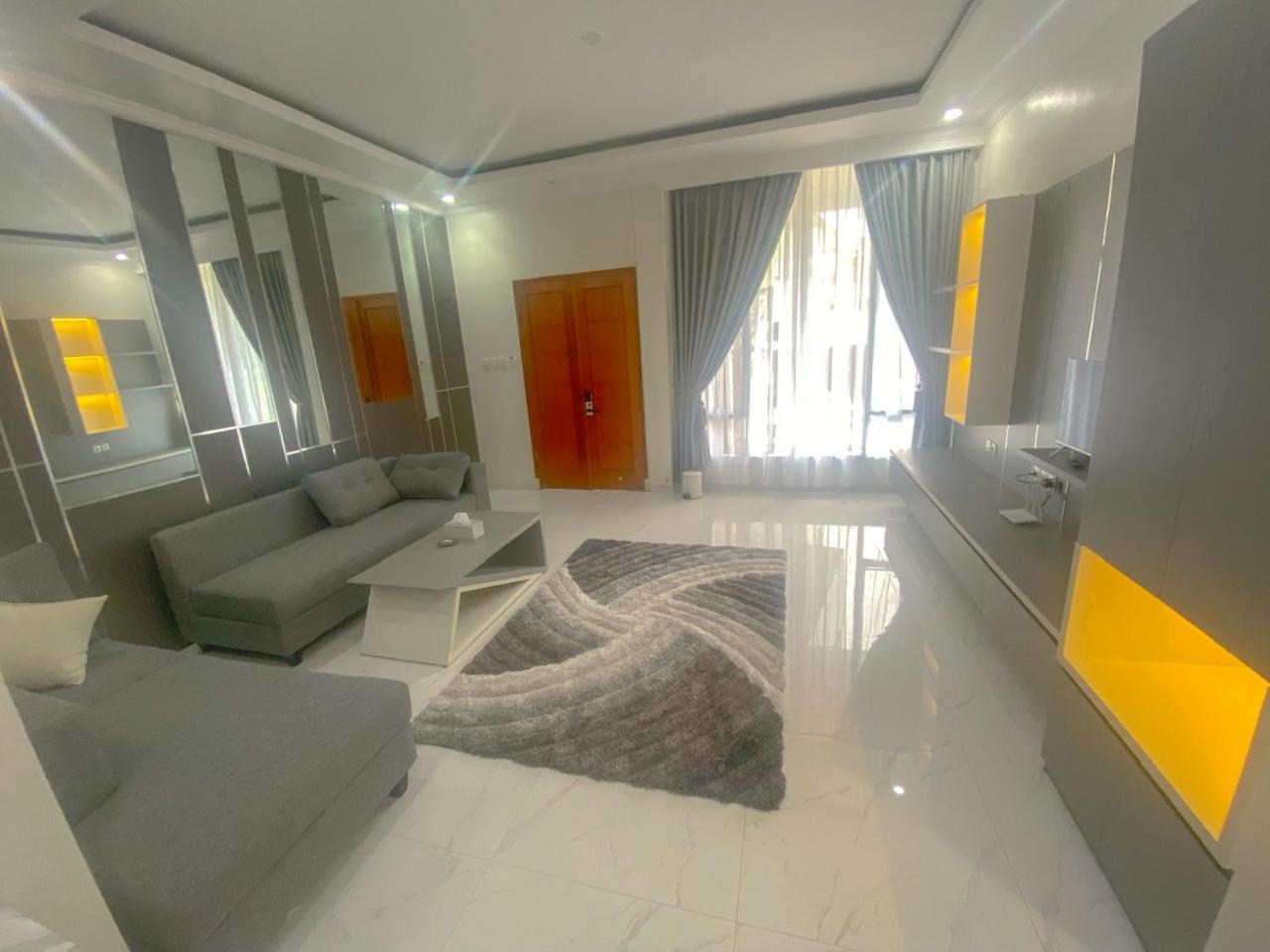 Two-Bedroom Apartment - Photo 11