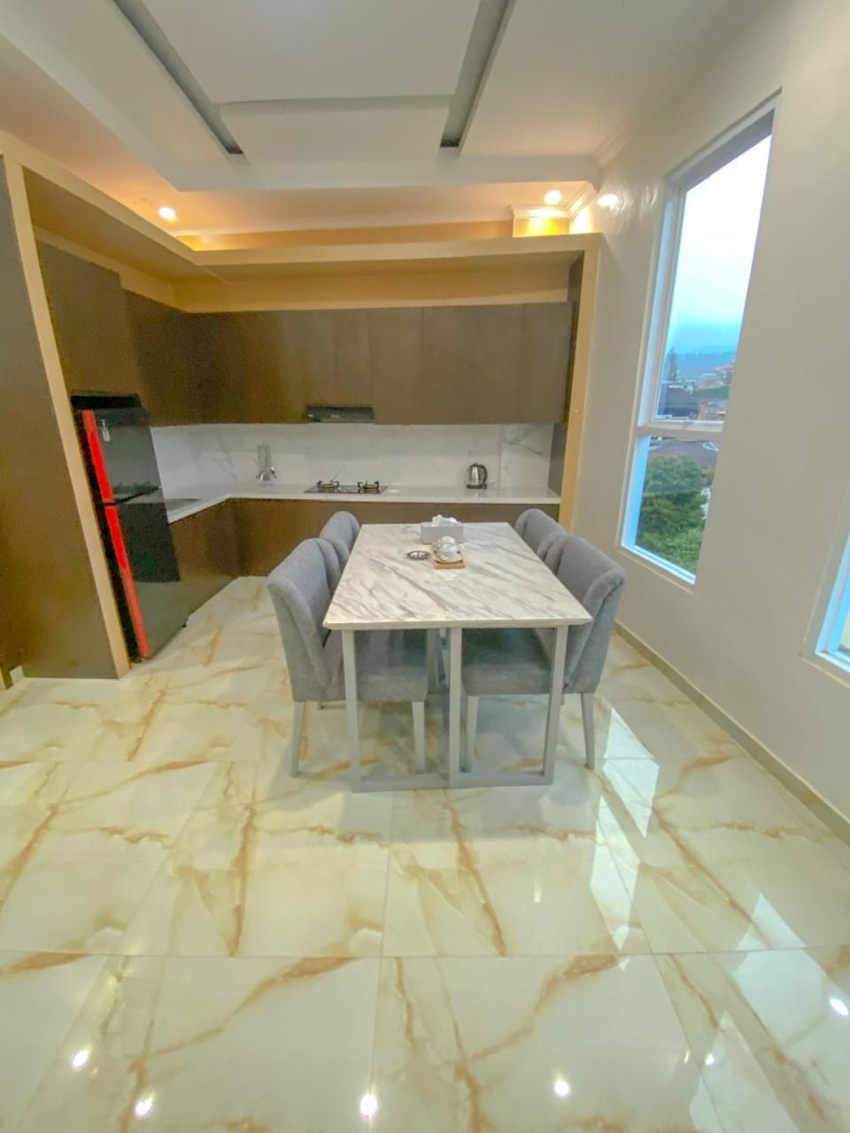 Apartment with Mountain View - Photo 32