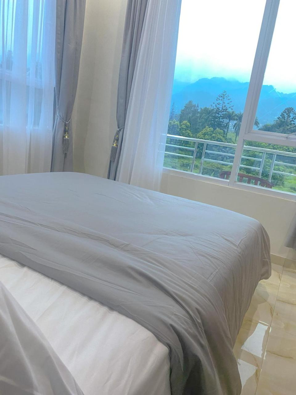Apartment with Mountain View - Photo 27