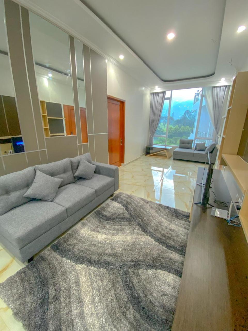 Apartment with Mountain View - Photo 23