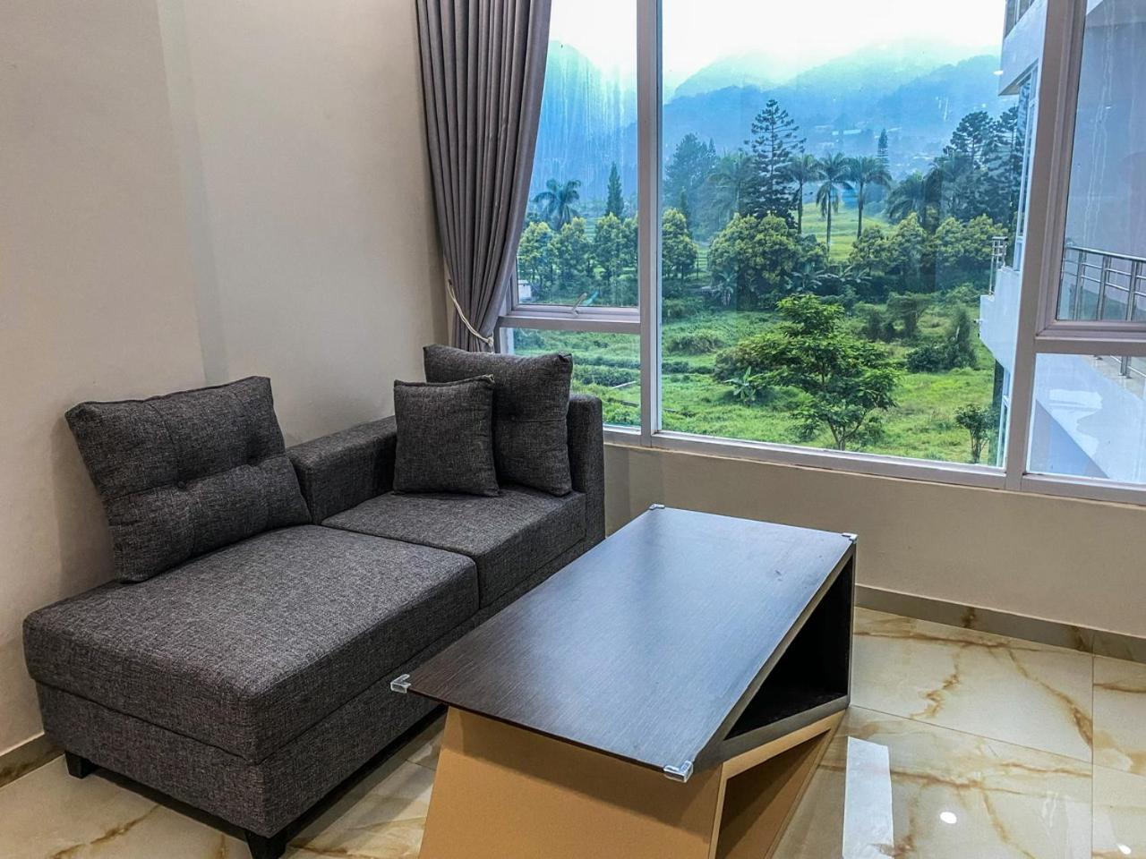 Apartment with Mountain View - Photo 9