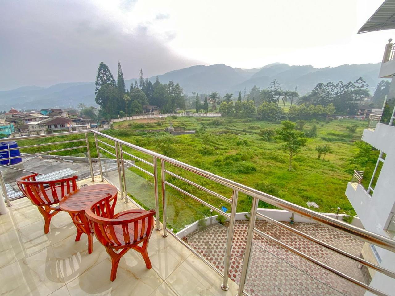 Apartment with Mountain View - Photo 17