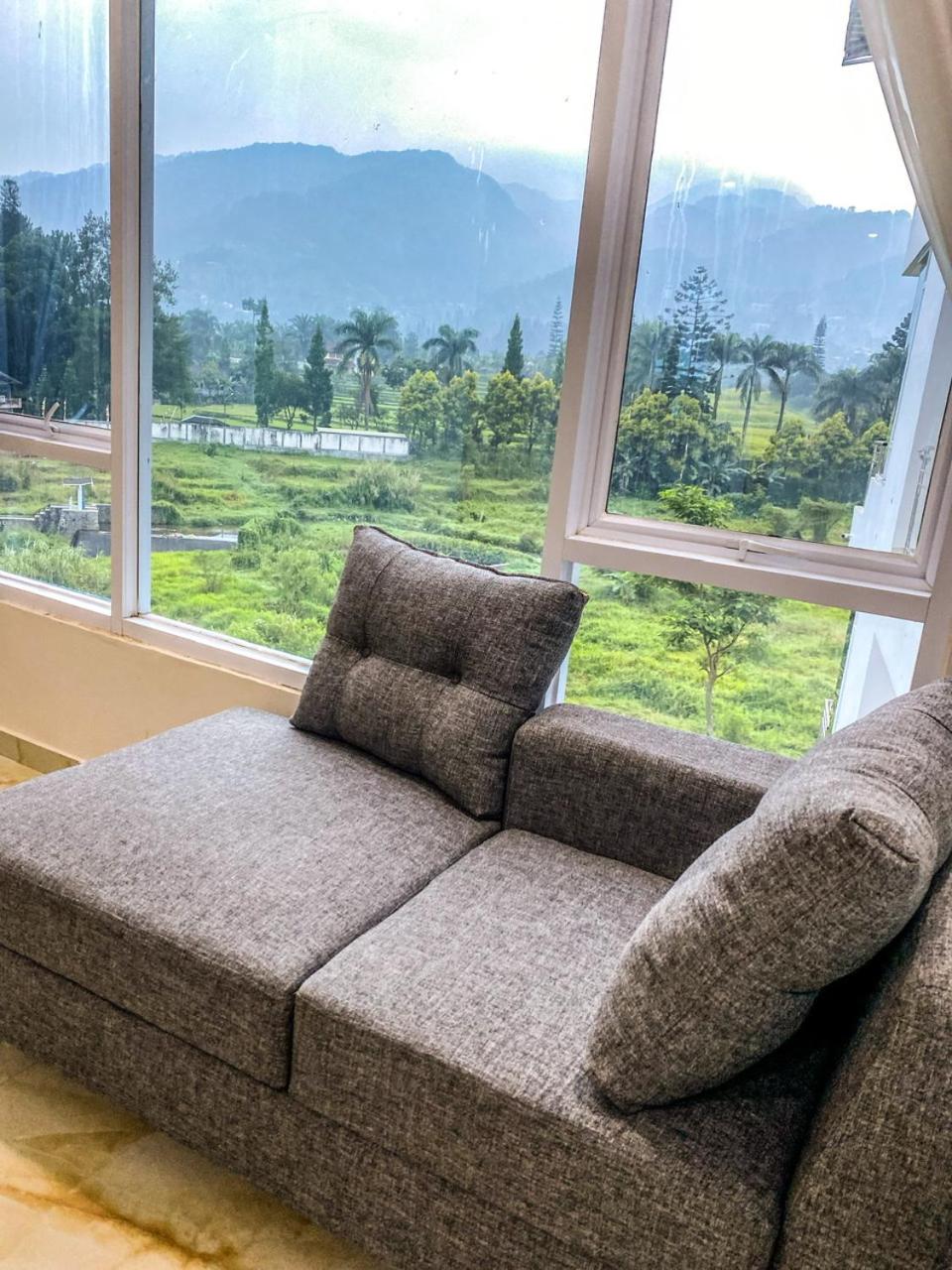 Apartment with Mountain View - Photo 8