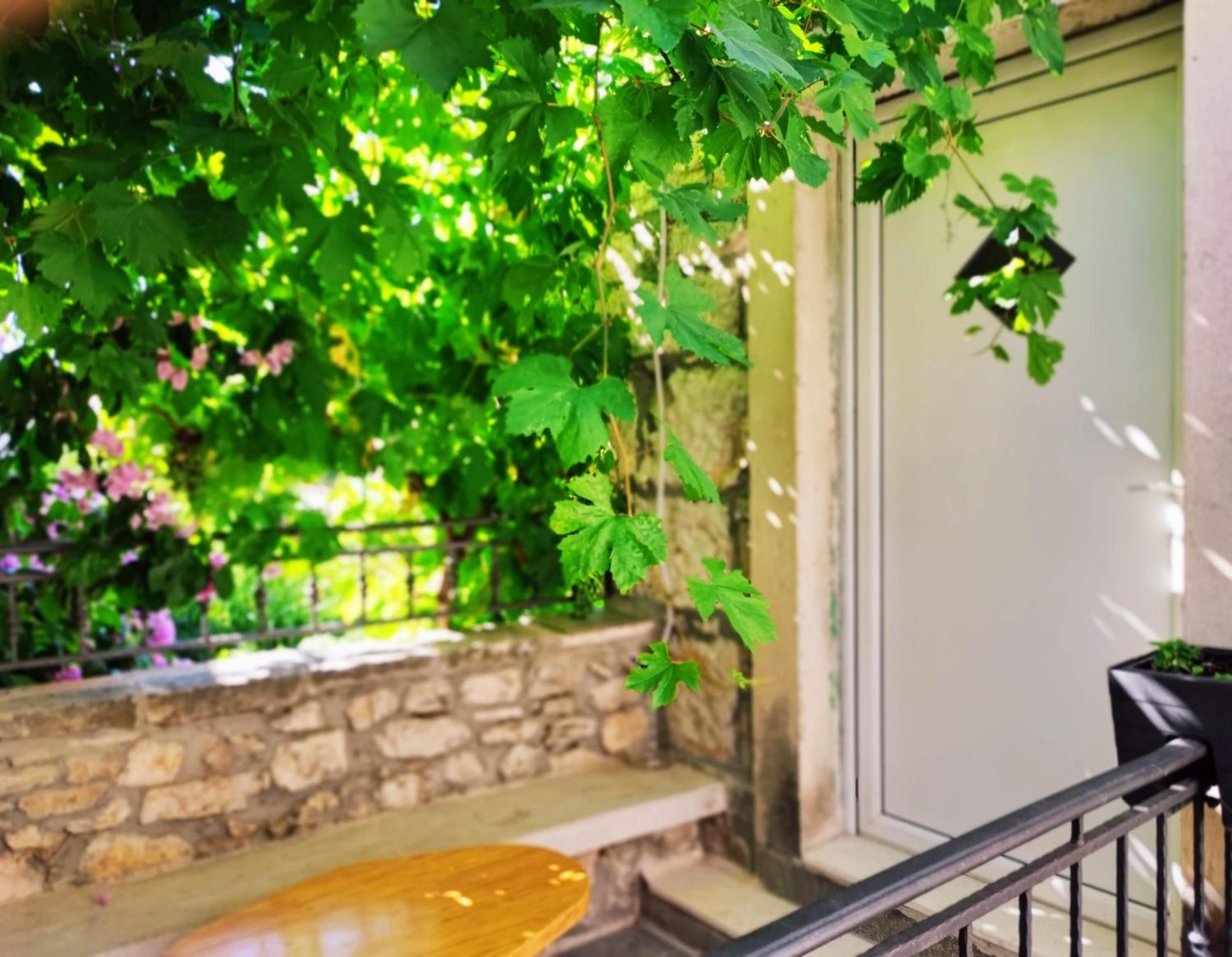 Apartment with Balcony - Photo 23