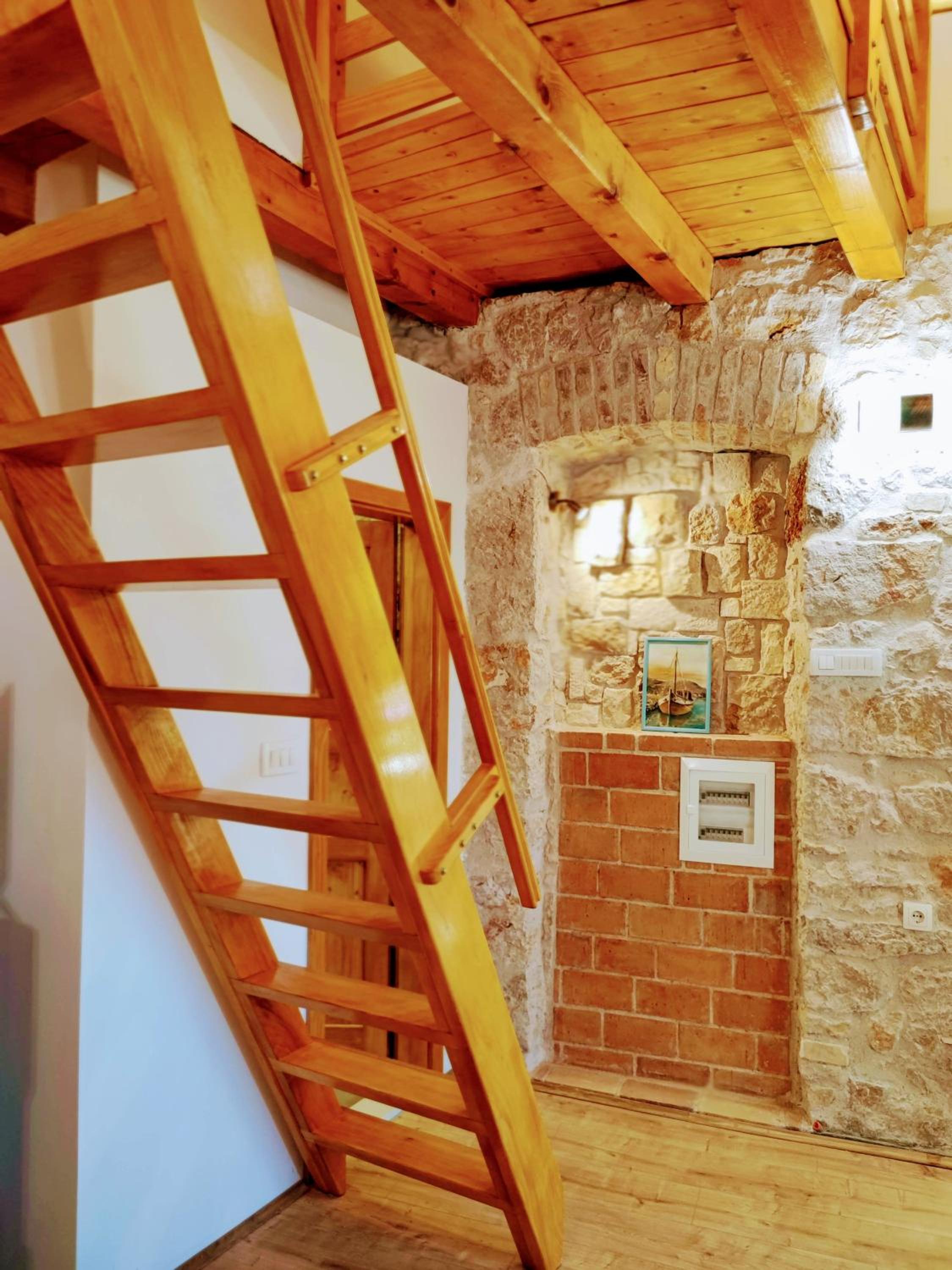 Apartment with Balcony - Photo 9