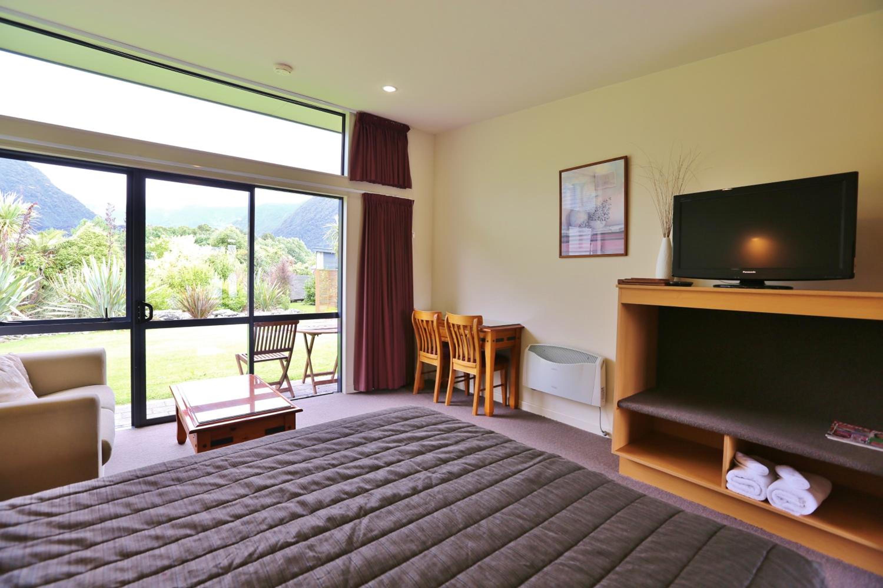 Executive Double Room - Photo 9