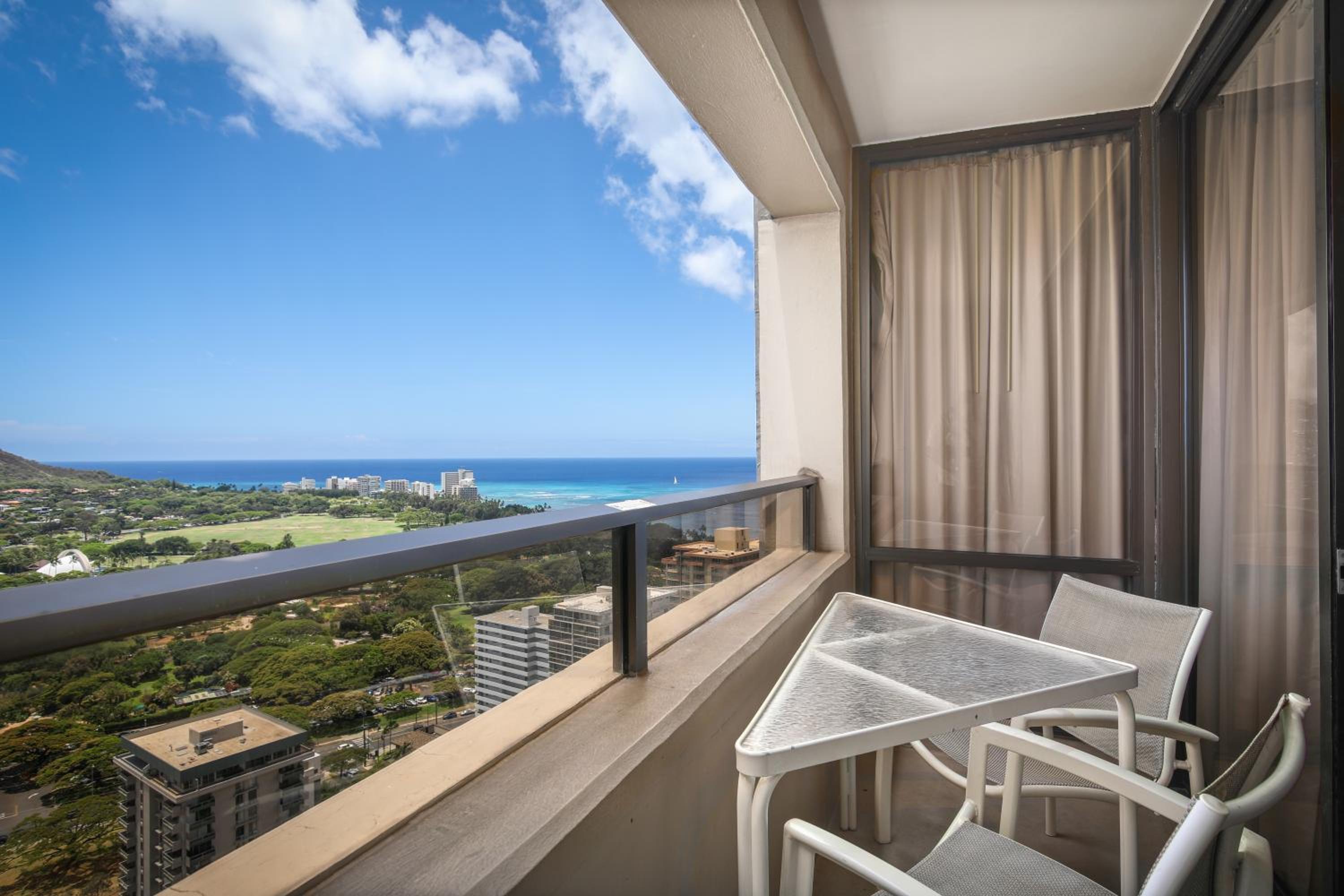 Two-Bedroom Suite with Ocean View thumbnail 5