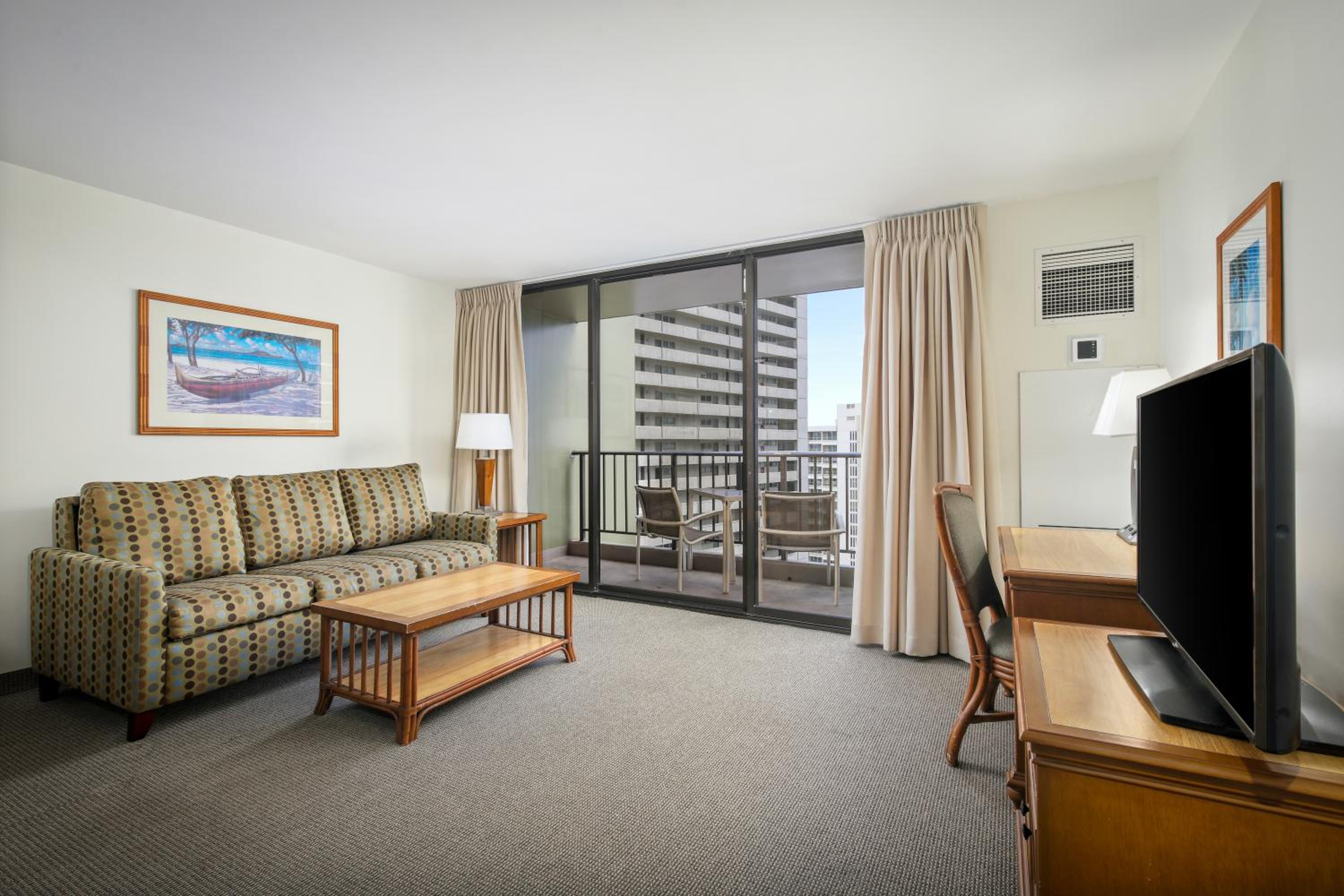 One-Bedroom Suite with Partial Ocean View thumbnail 5
