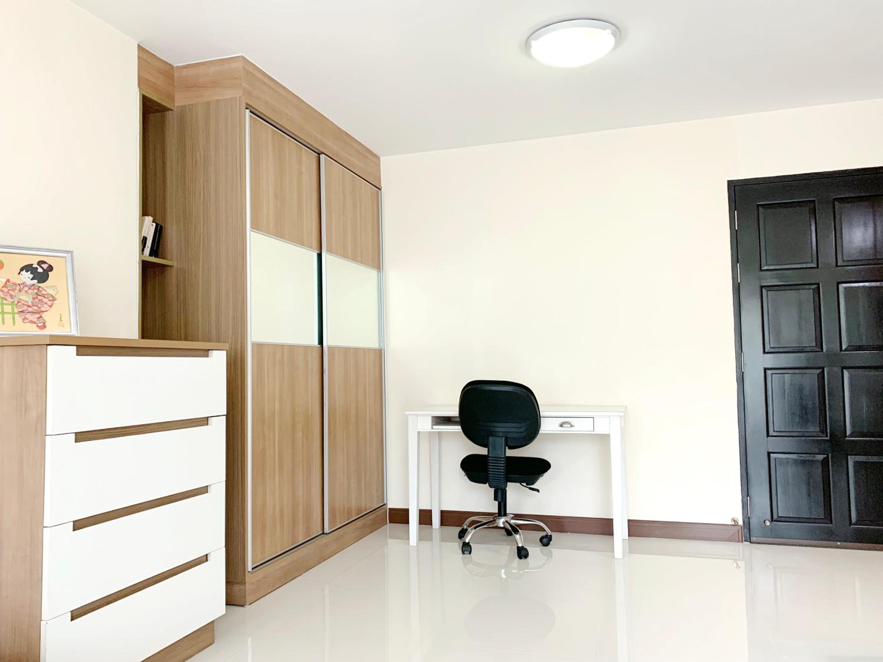 Studio Apartment photo 1