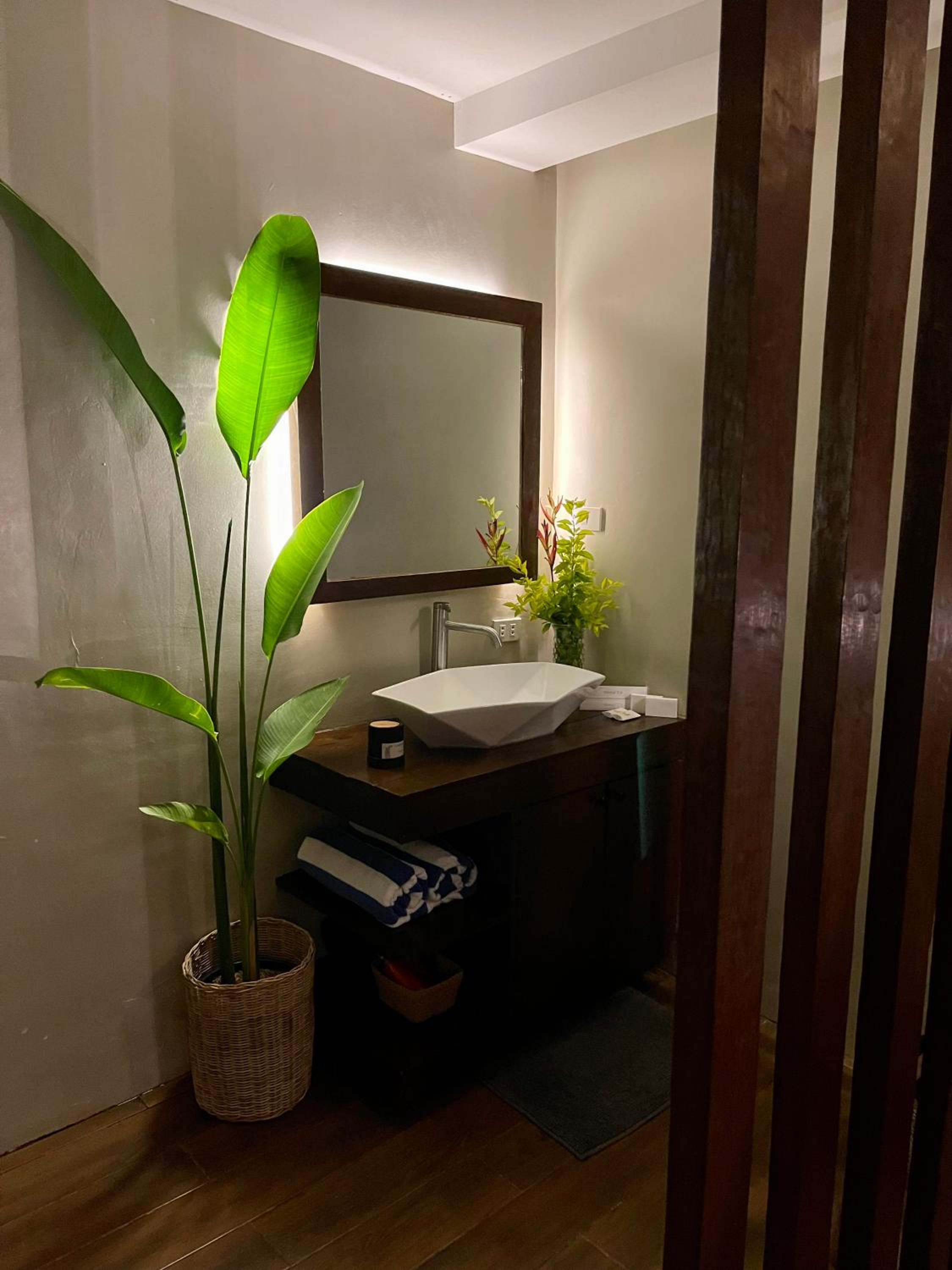 Deluxe Double Room with Sea View and Free Roundtrip Lio Airport Transfers - Photo 24