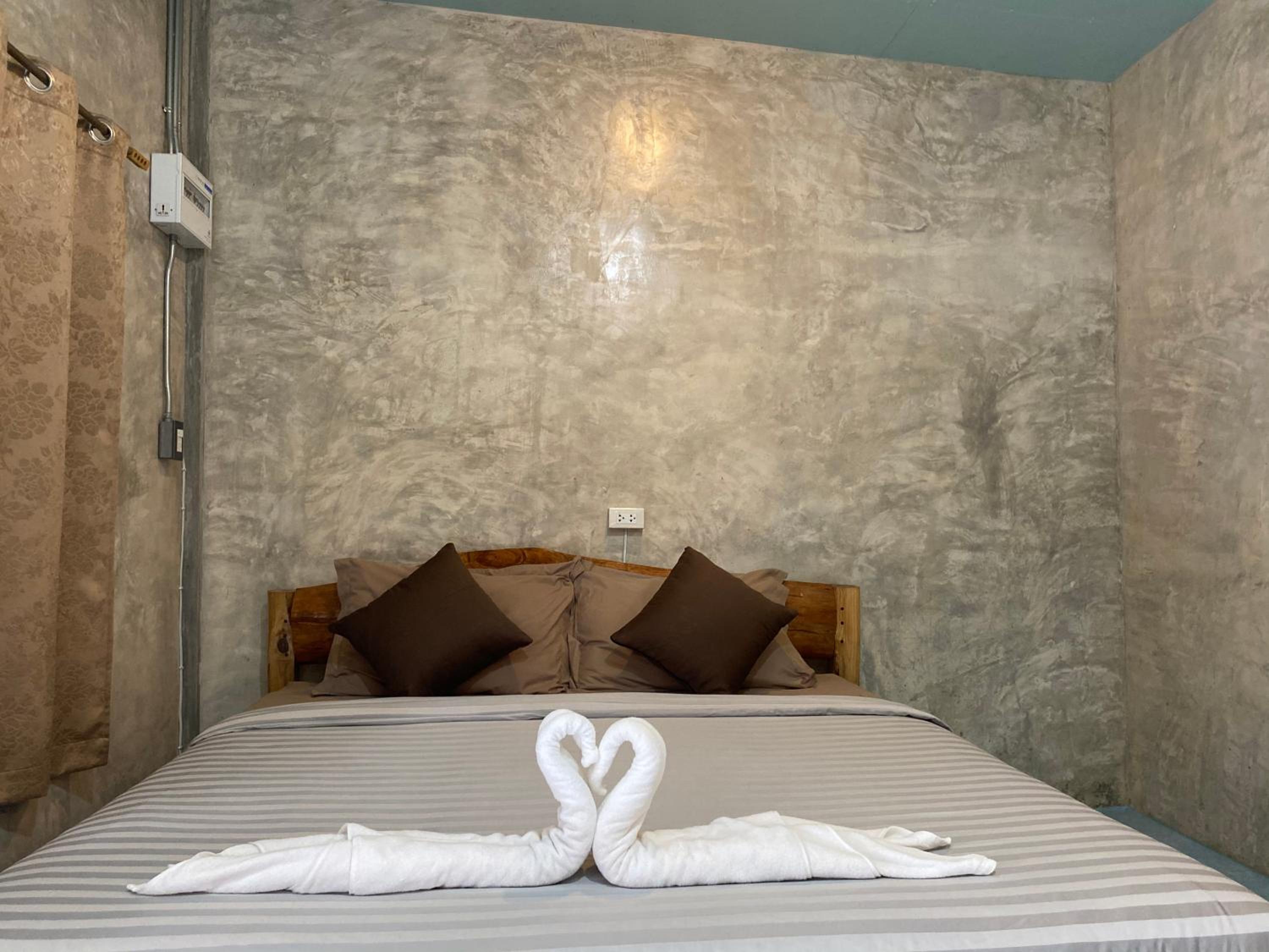 Double Room with Private Bathroom - Photo 7