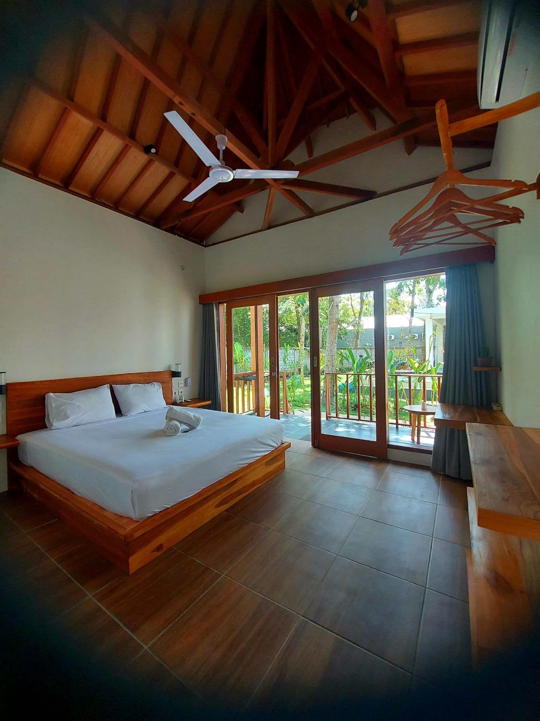 Bungalow with Garden View - Photo 13