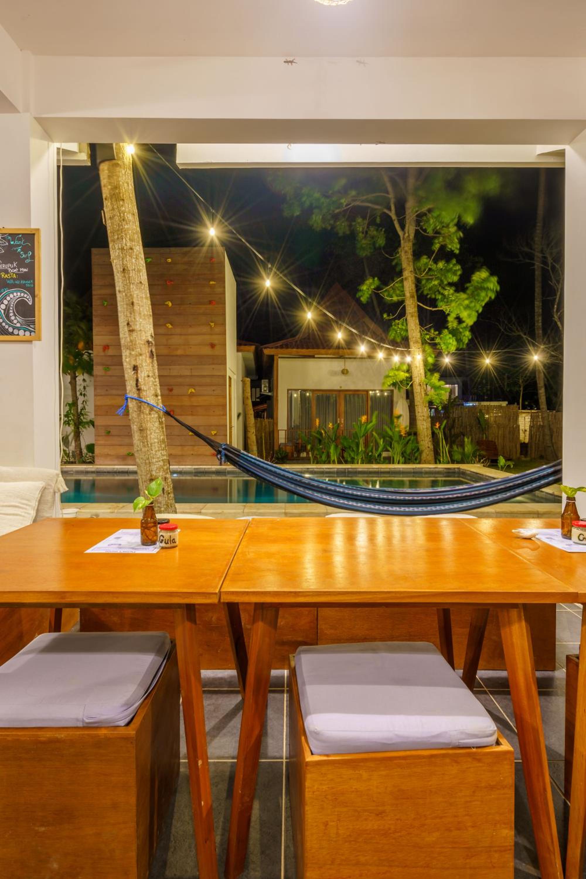 Bungalow with Garden View - Photo 23