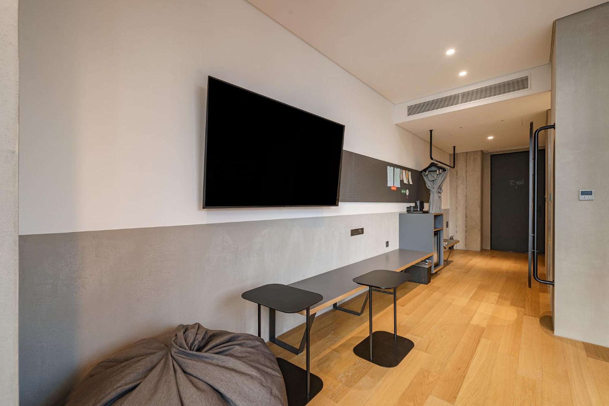 Family Room - Take 4 - 18:00 Check in - Infinity Pool Included - Photo 4