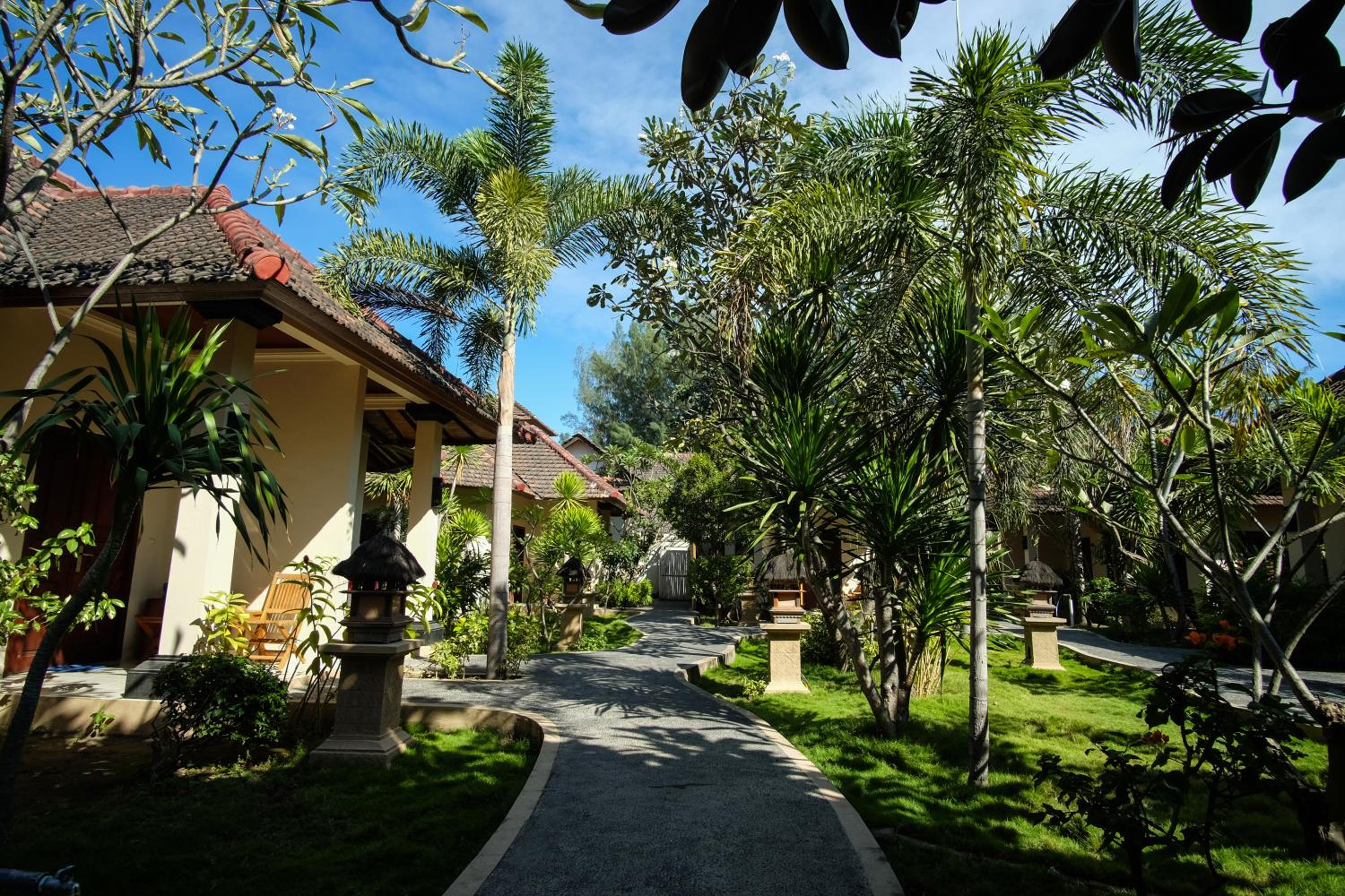 Deluxe Room with Garden View - Photo 8
