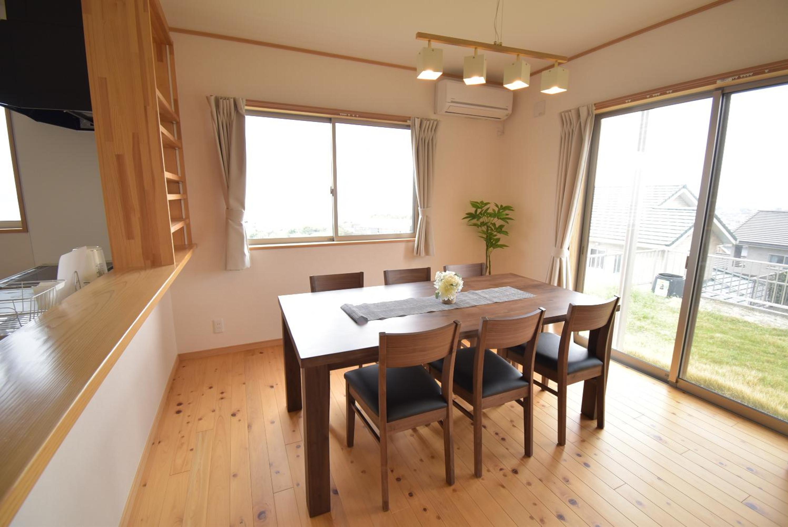 Three-Bedroom House photo 2