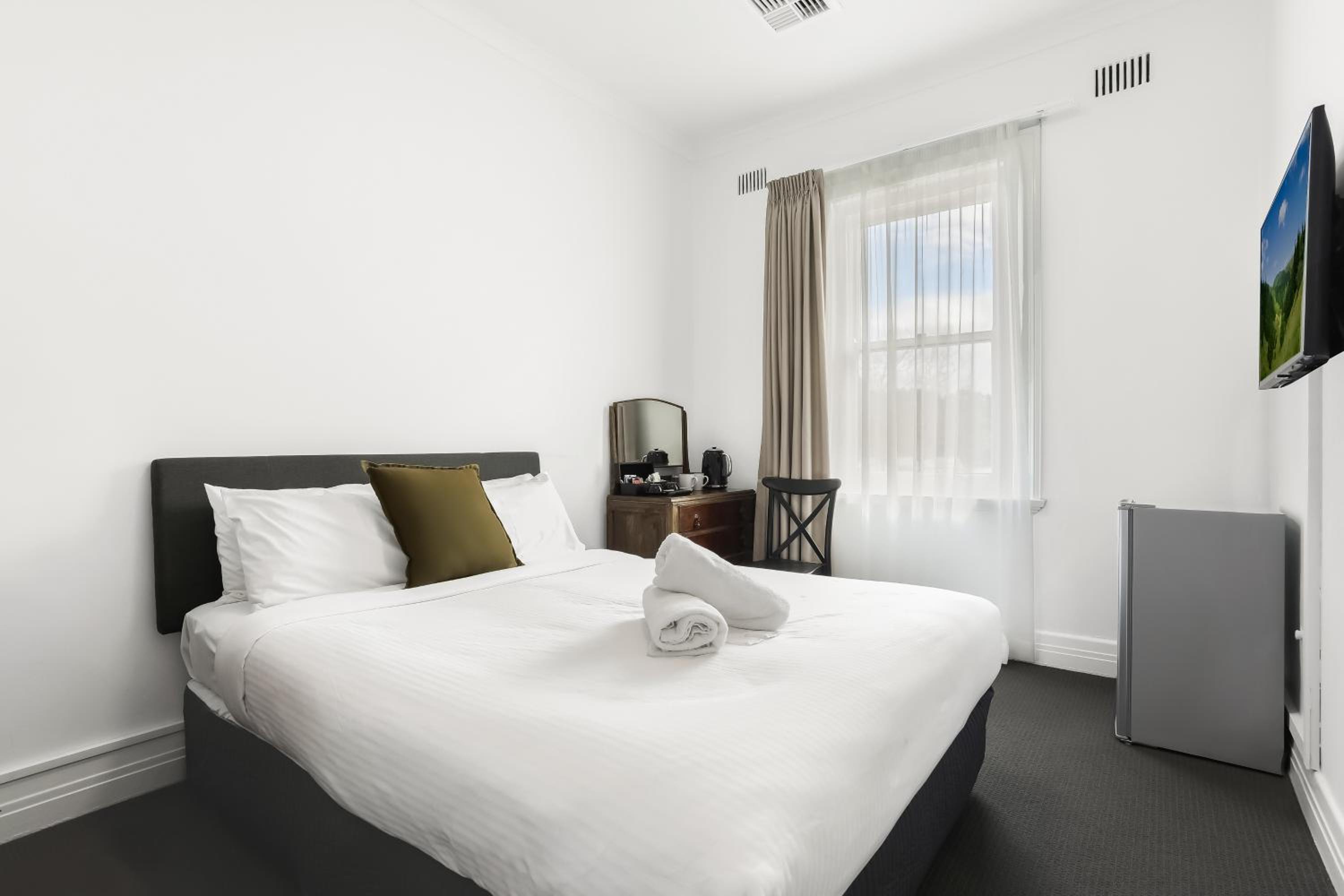 Double Room with Private Bathroom - Photo 4