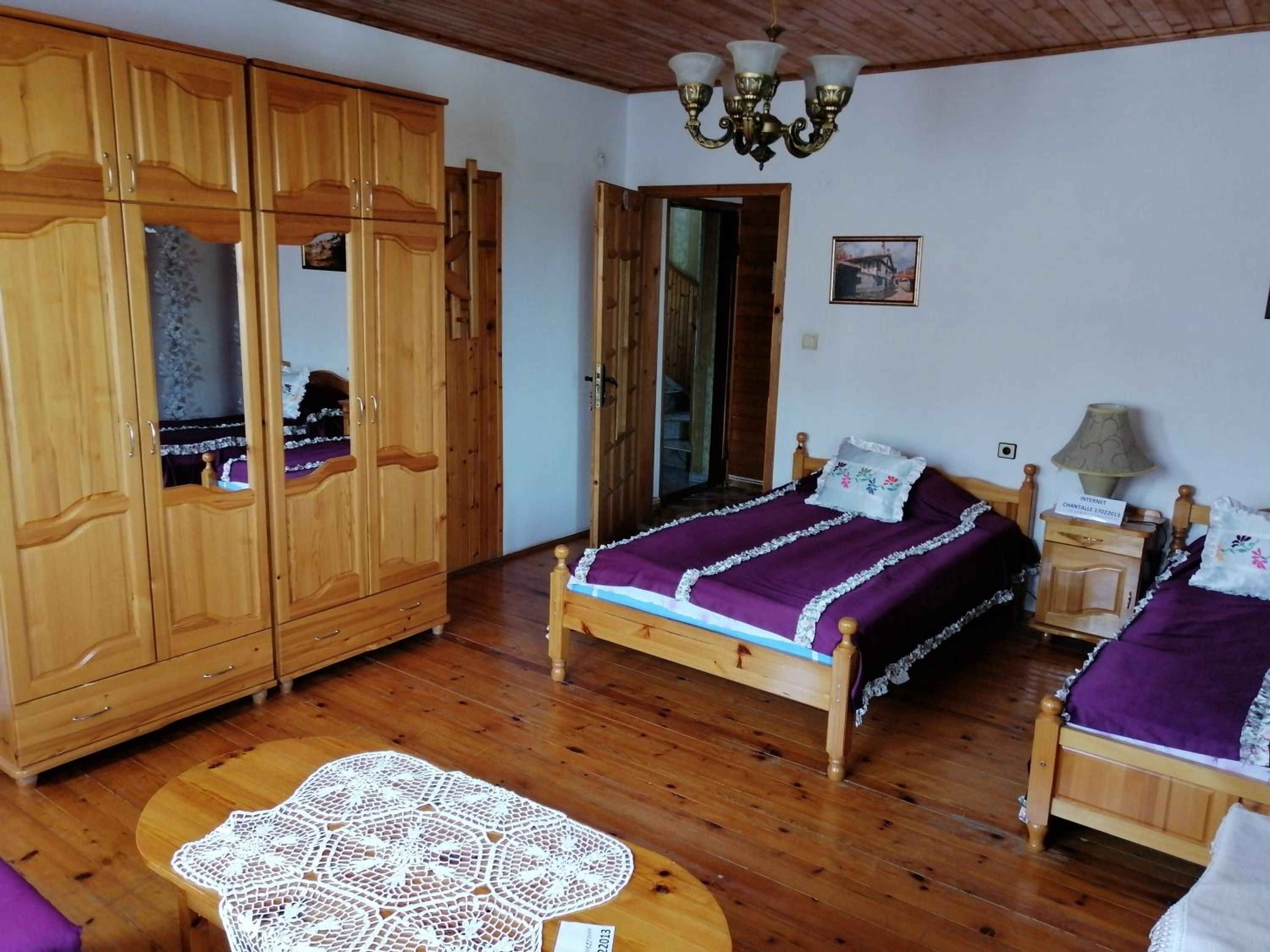 Basic Triple Room with Shared Bathroom photo 2