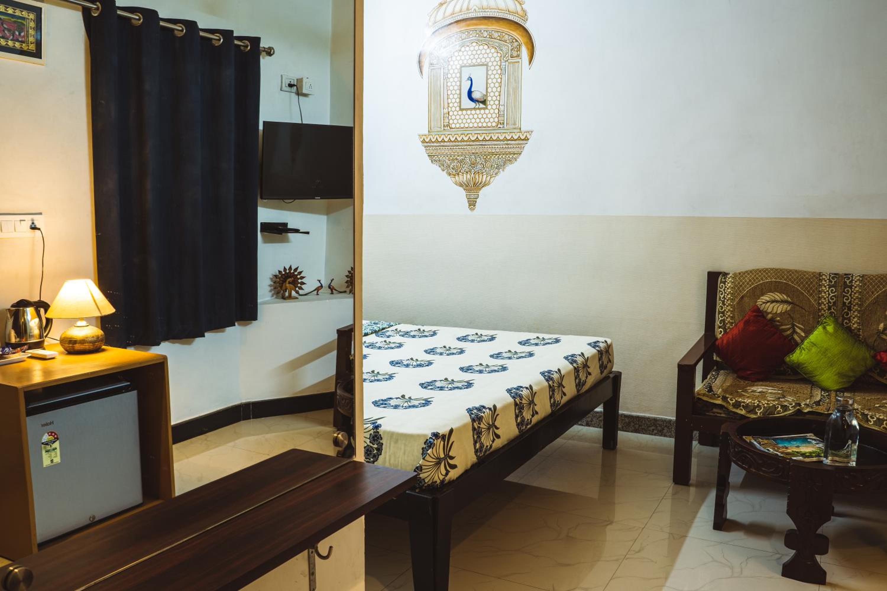 Double Room with Patio - Photo 4