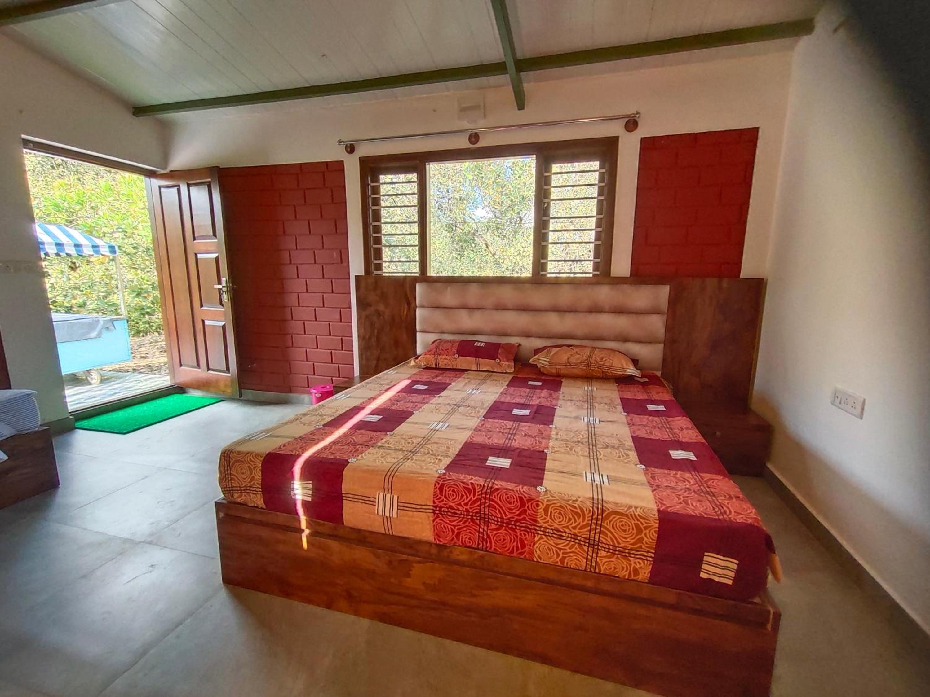 One-Bedroom House photo 1
