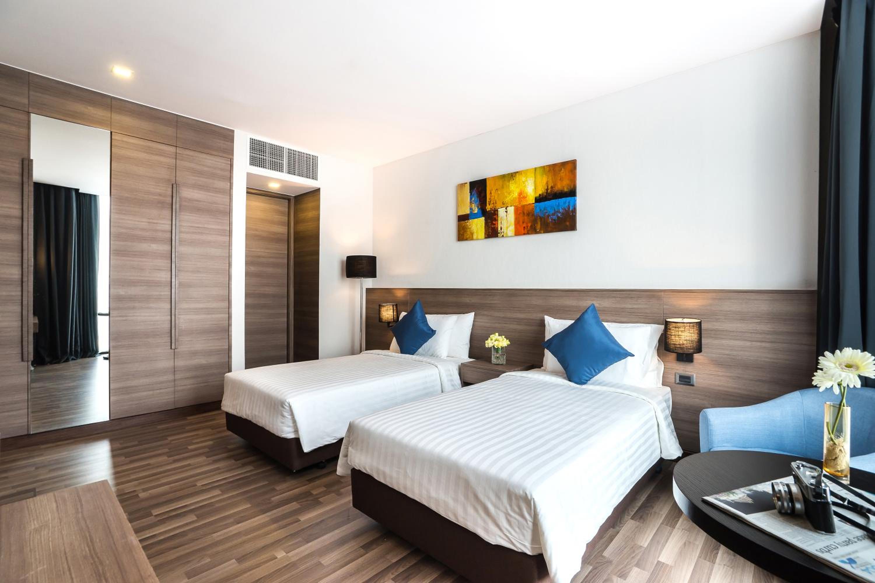 Two-Bedroom Suite with City View photo 3