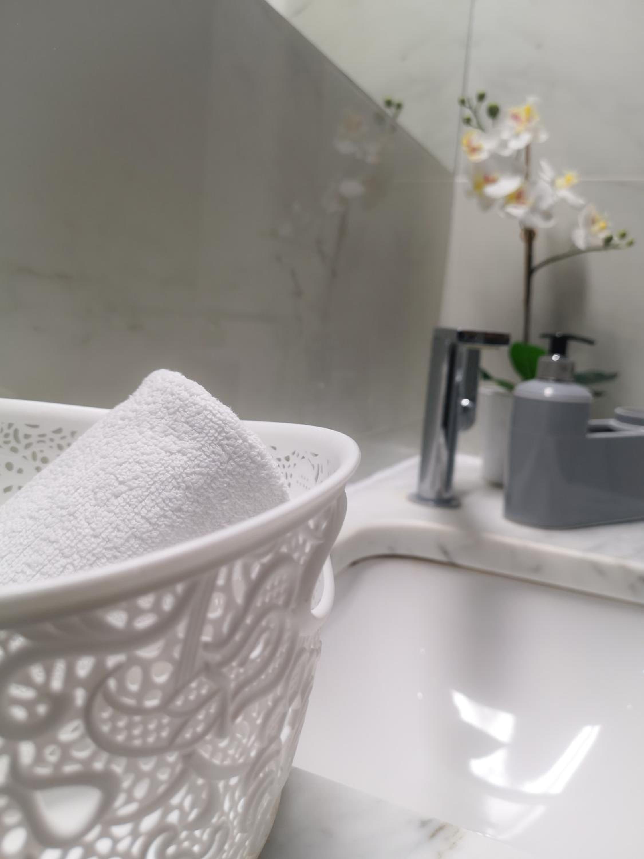 Apartment with Shower - Photo 8