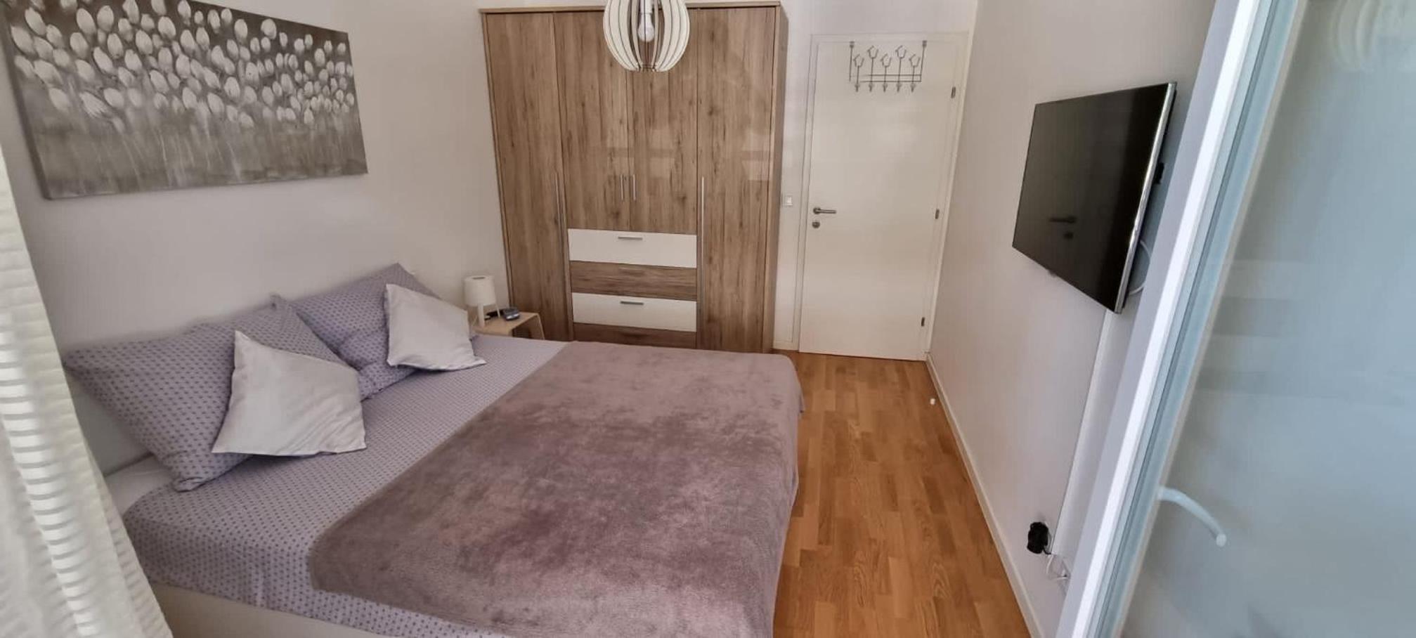 One-Bedroom Apartment - Photo 17