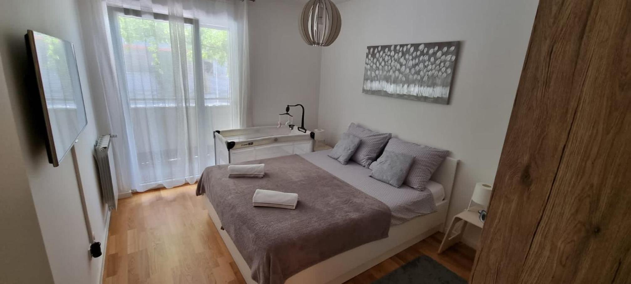 One-Bedroom Apartment - Photo 16