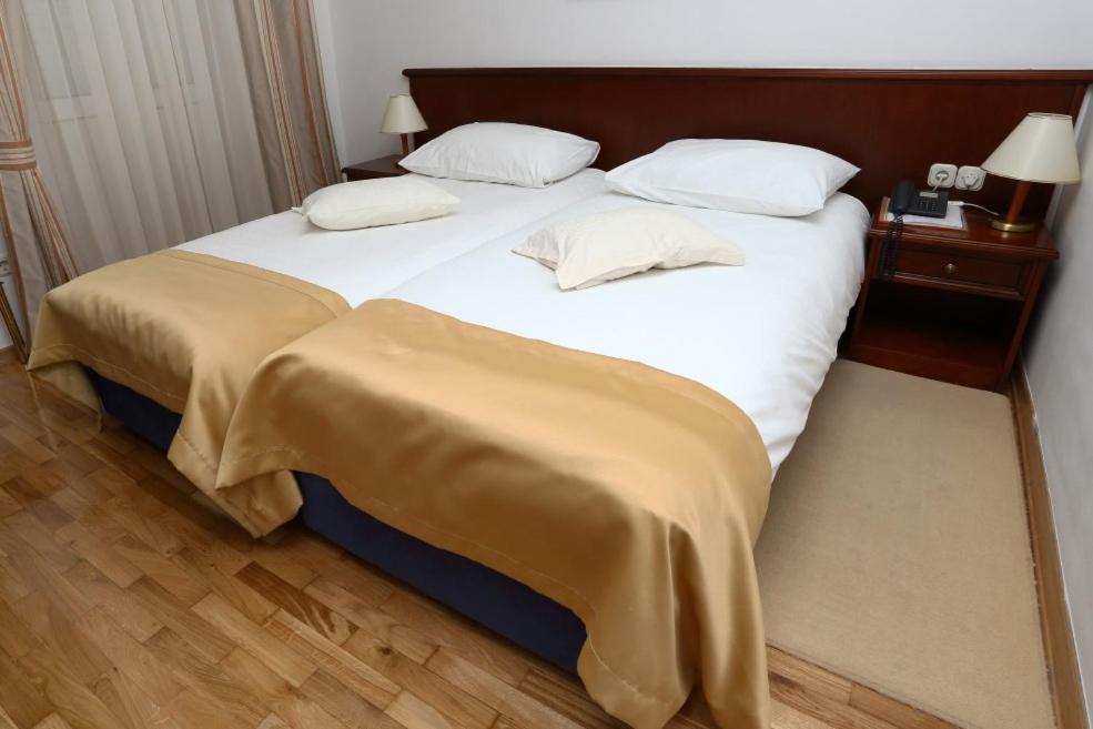 Twin Room with Balcony