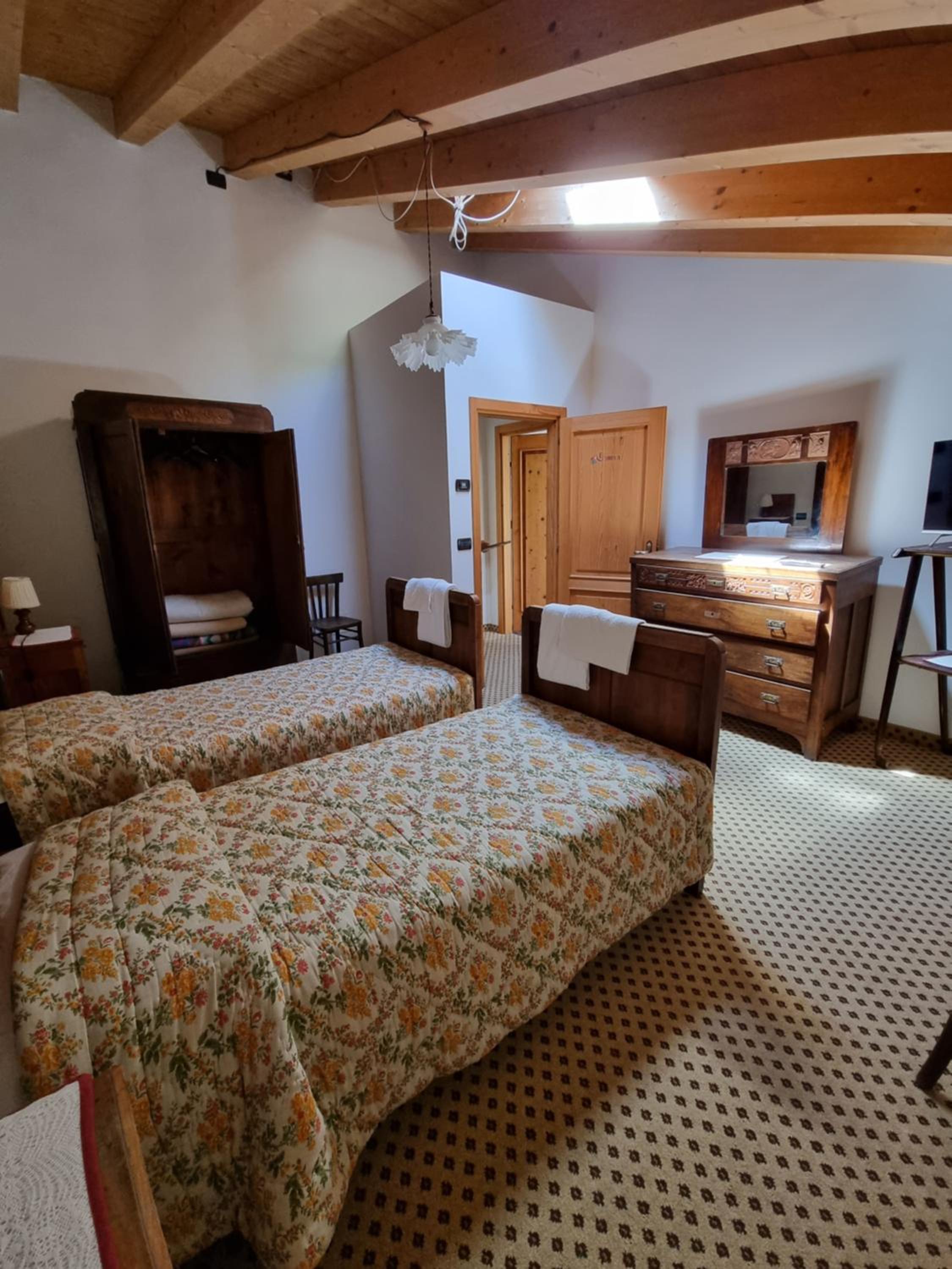 Quadruple Room with Private Bathroom photo 1