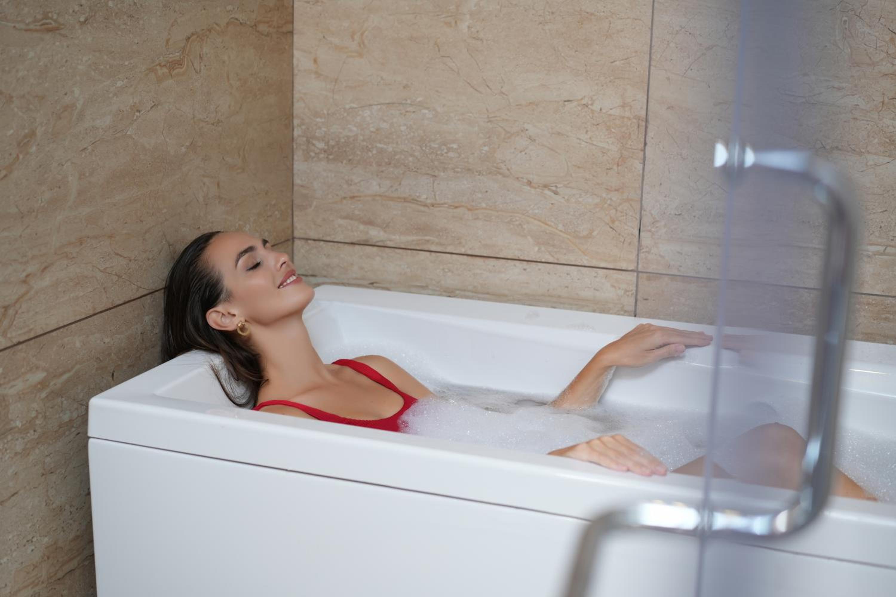 Jacuzzi Suite with 10% discount on Spa - Photo 2