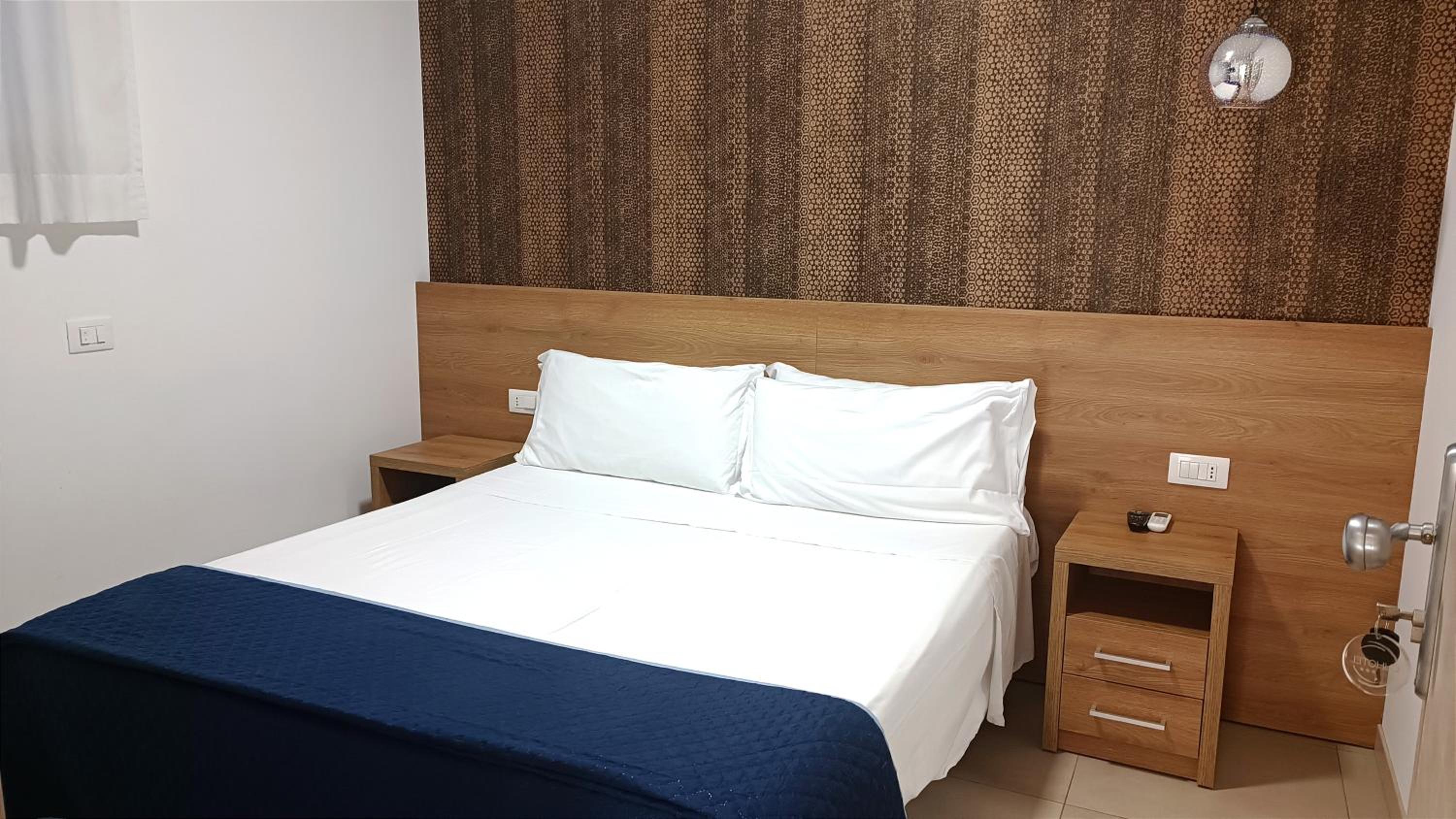 Budget Double Room photo 2