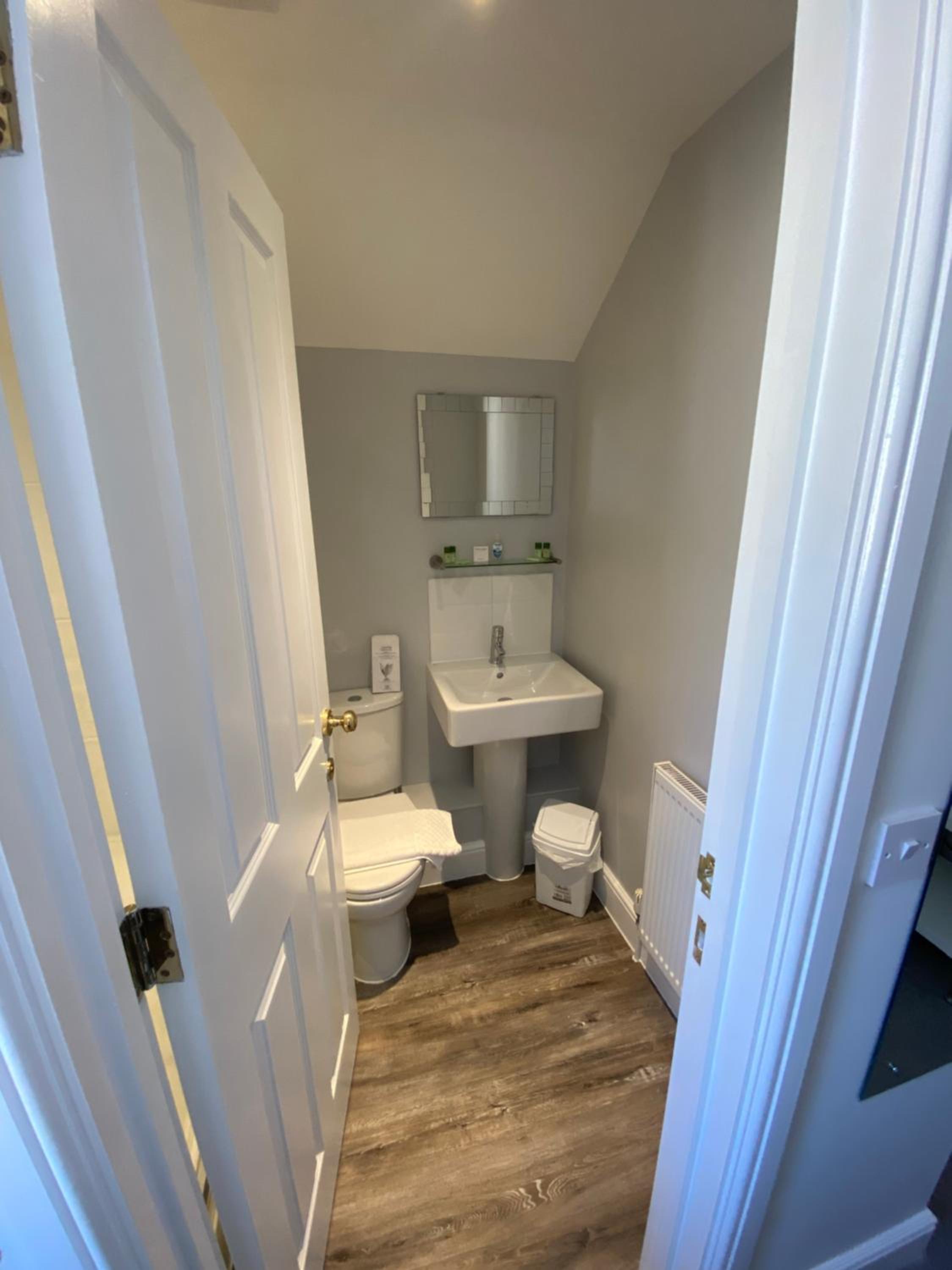 Double Room - Photo 13