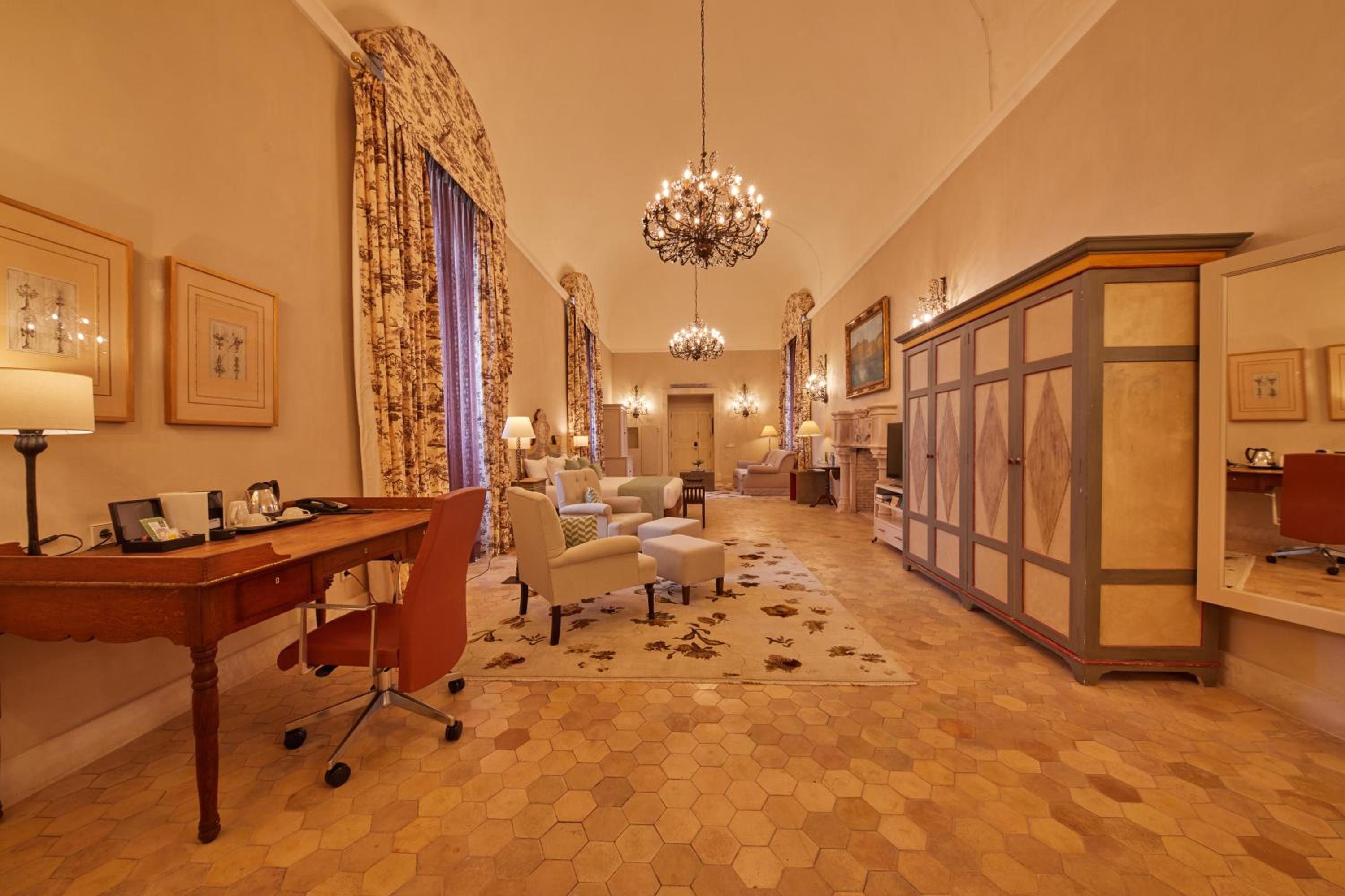 Suite Tornamira photo