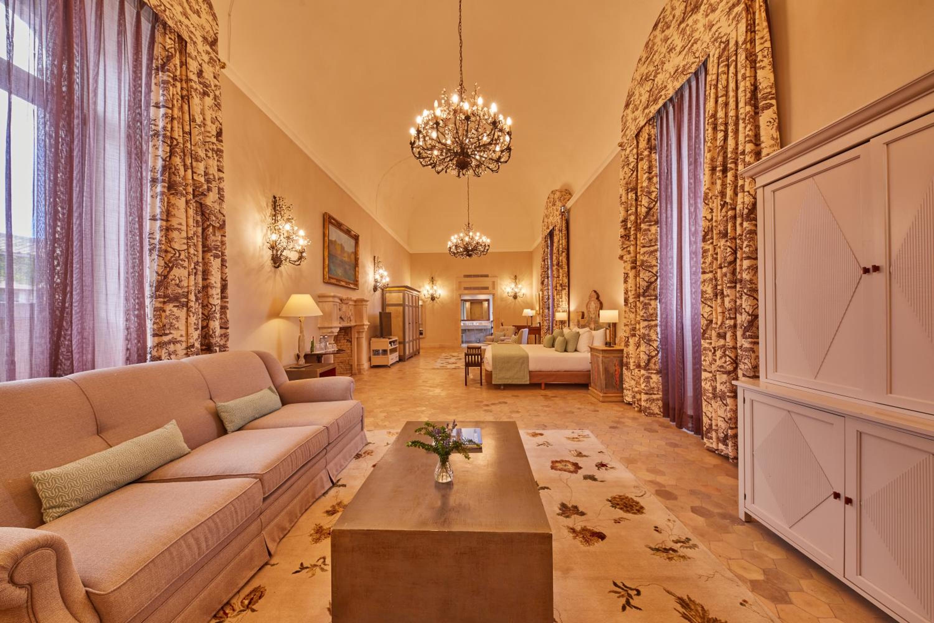 Suite Tornamira