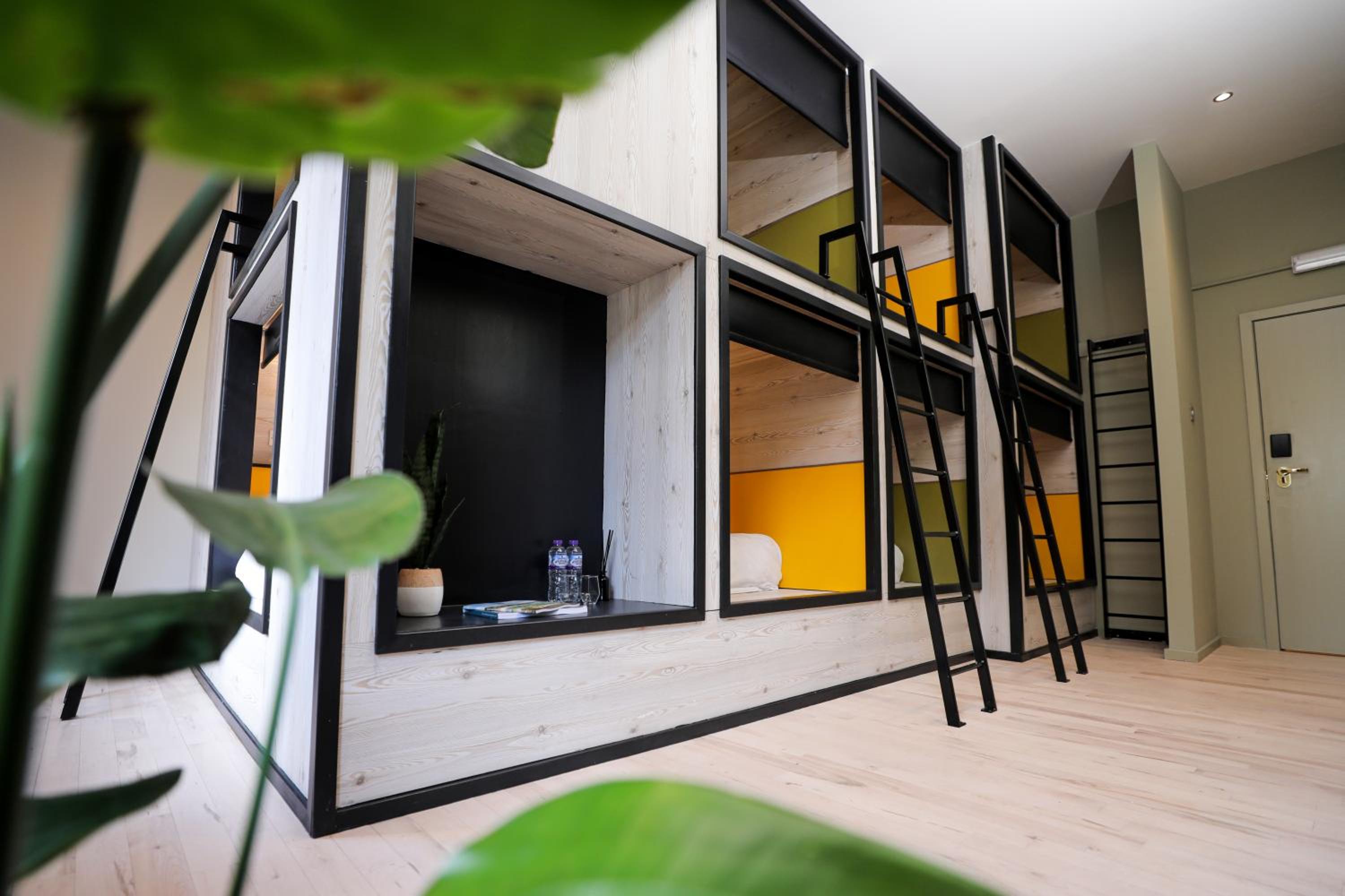 Double Kapuseru Capsule in a suite for 8 - Shared Facilities