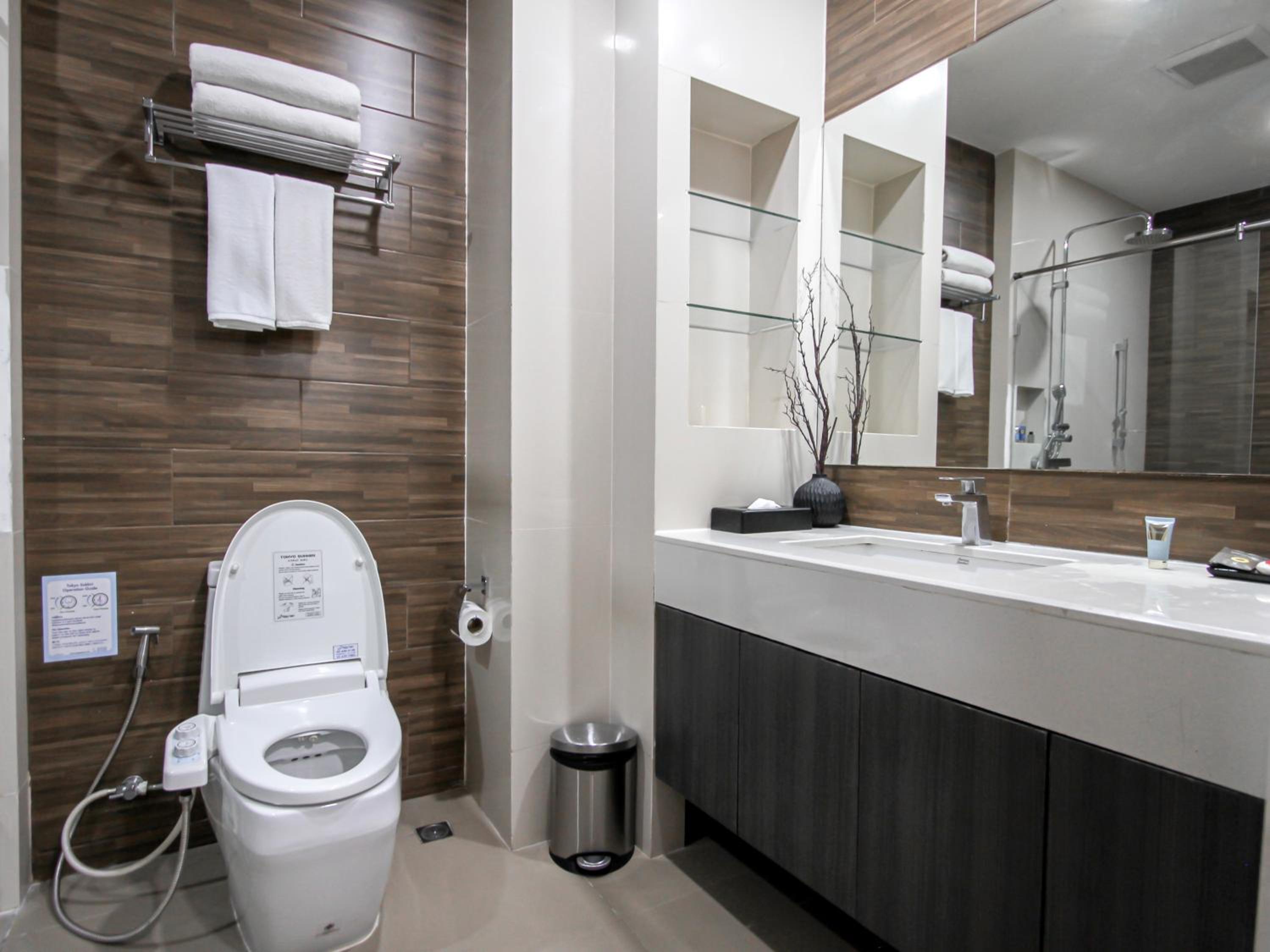 Executive Two-Bedroom Suite photo 3