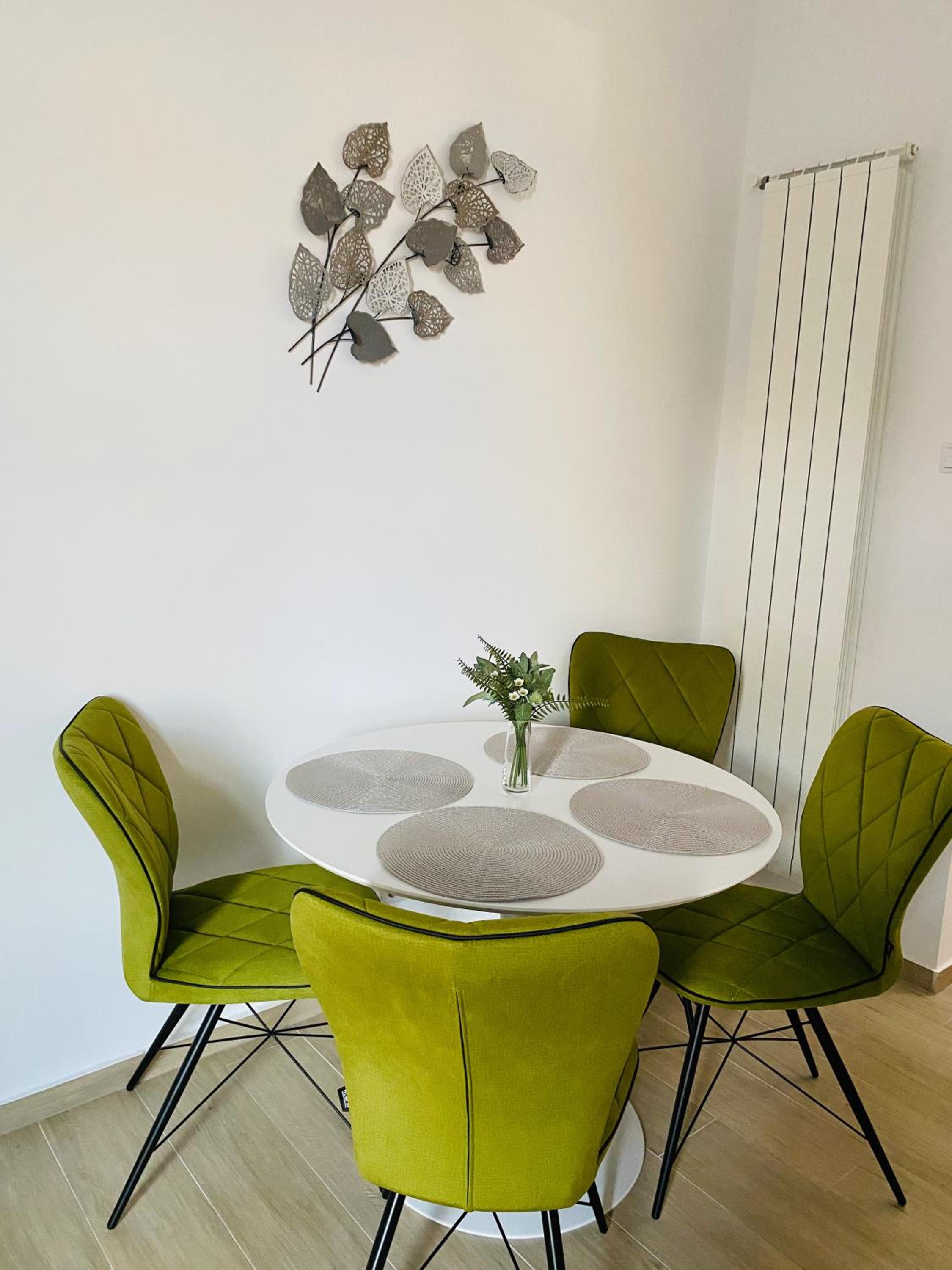One-Bedroom Apartment - Photo 4
