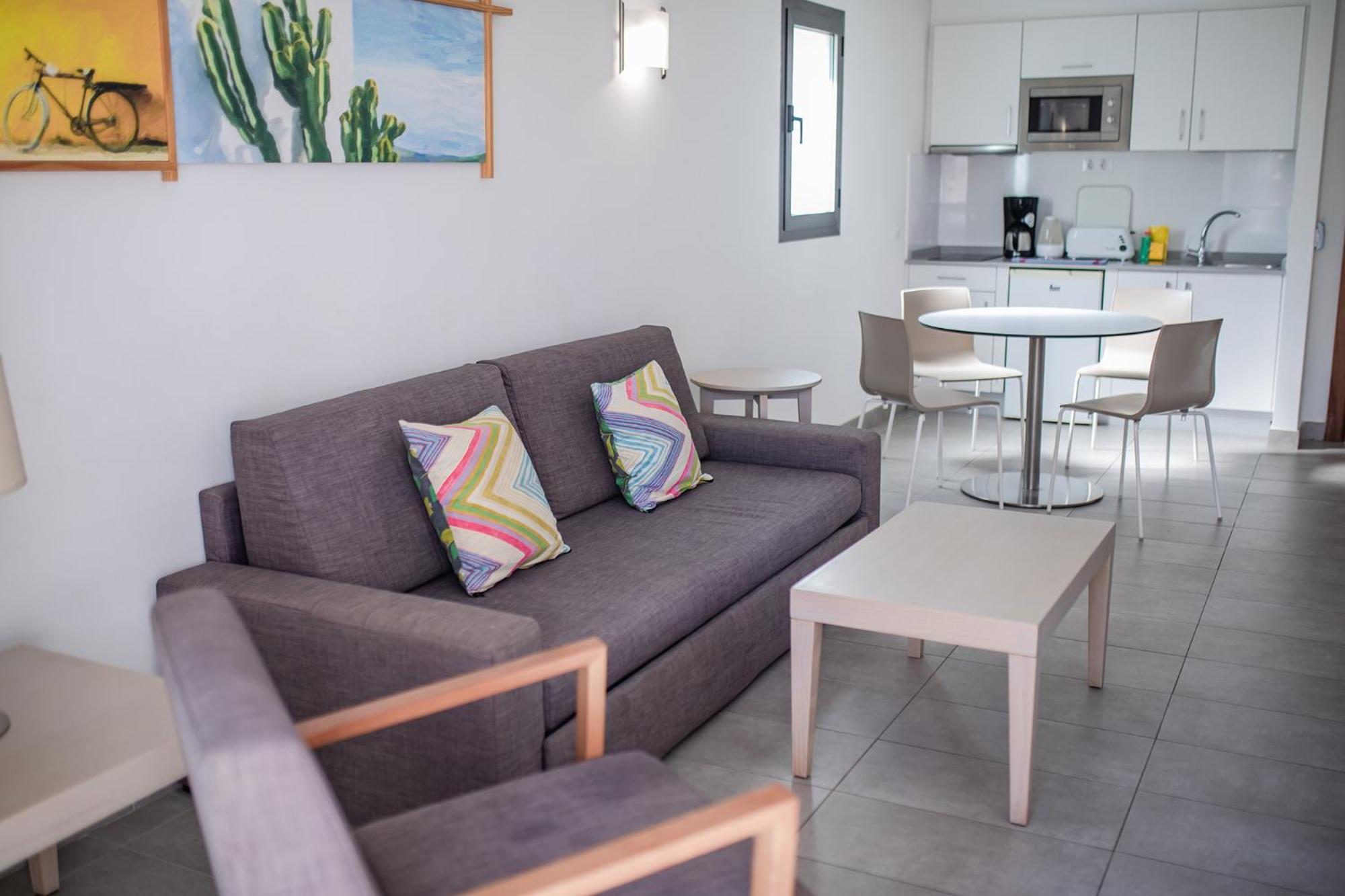 Premium 1 bedroom bungalow - 1 Adult + 3 Children photo 3