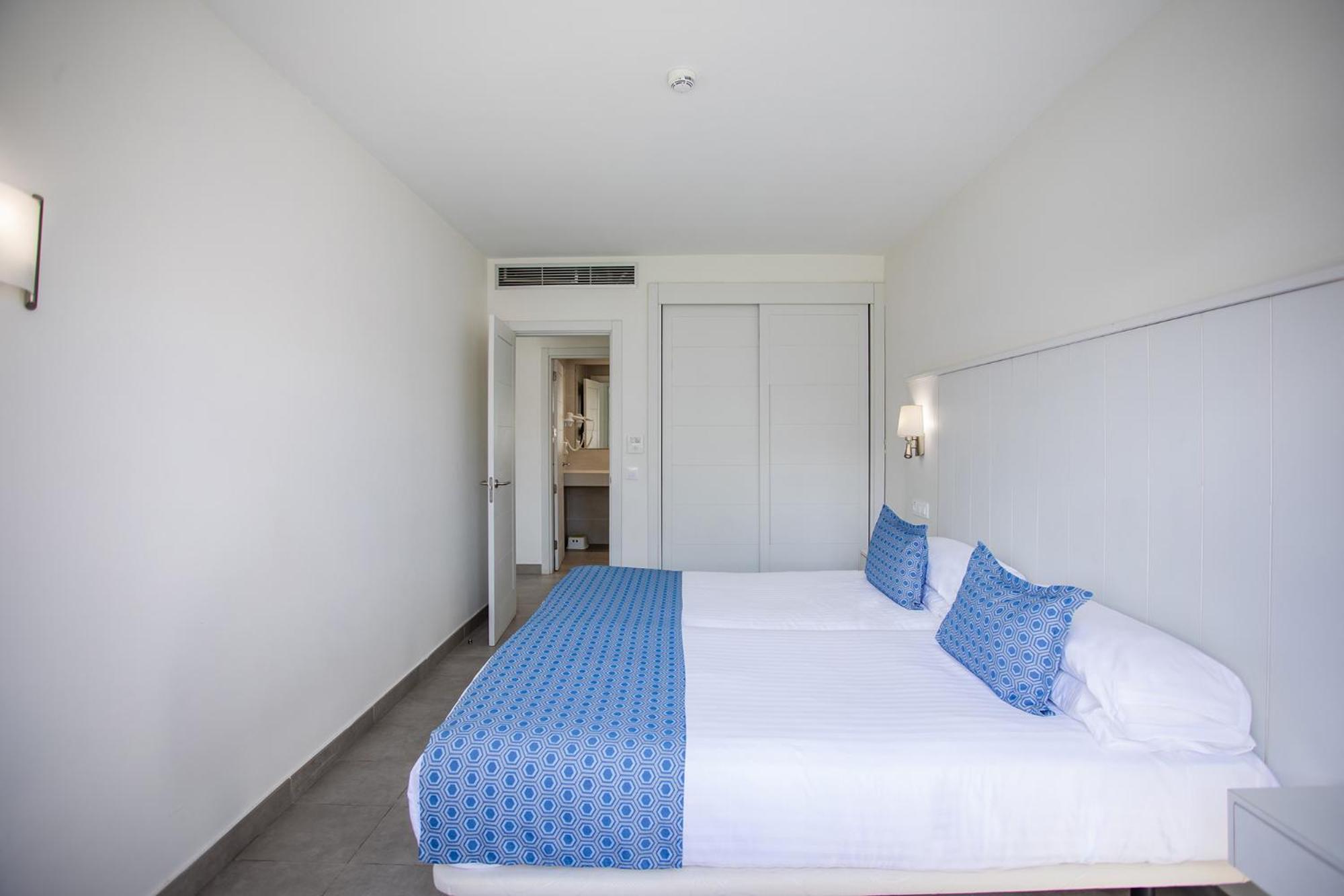 Premium 1 bedroom bungalow - 1 Adult + 2 Children photo 3